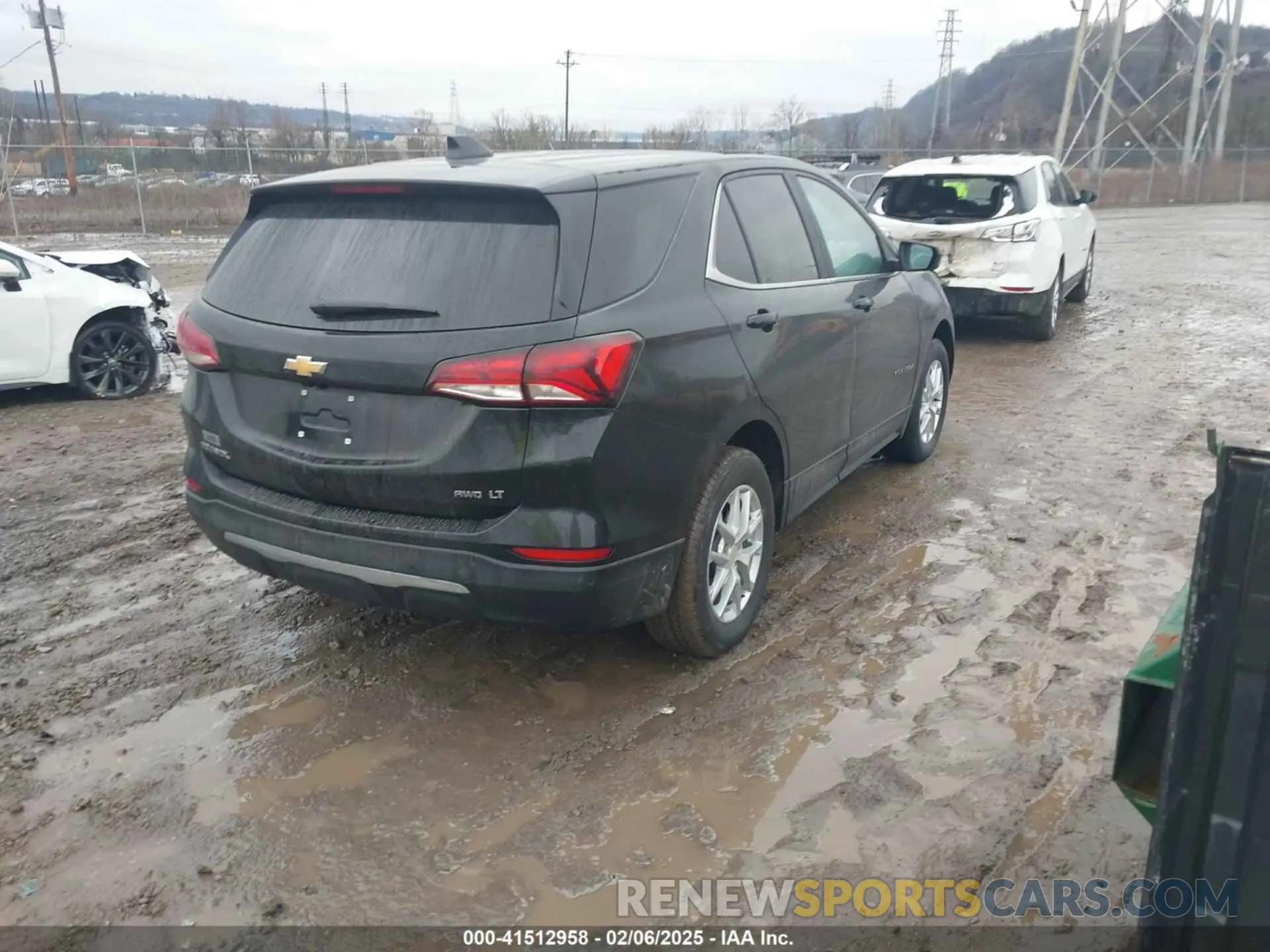 4 Photograph of a damaged car 3GNAXUEV4NL122762 CHEVROLET EQUINOX 2022