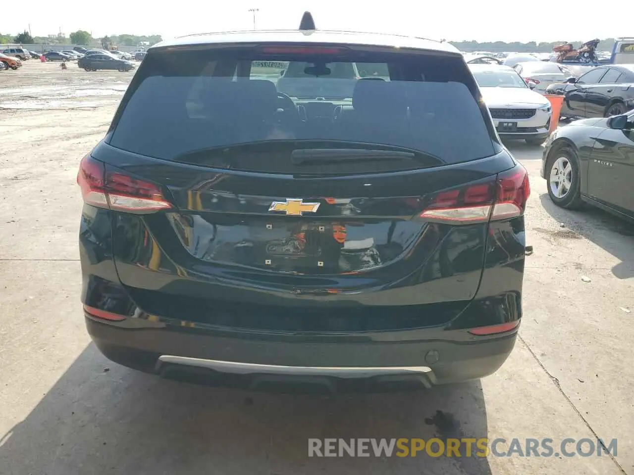 6 Photograph of a damaged car 3GNAXUEV4NL203082 CHEVROLET EQUINOX 2022