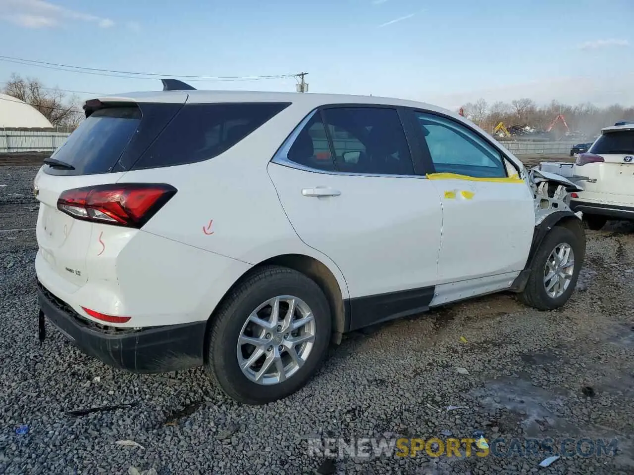 3 Фотография поврежденного автомобиля 3GNAXUEV4NL258521 CHEVROLET EQUINOX 2022