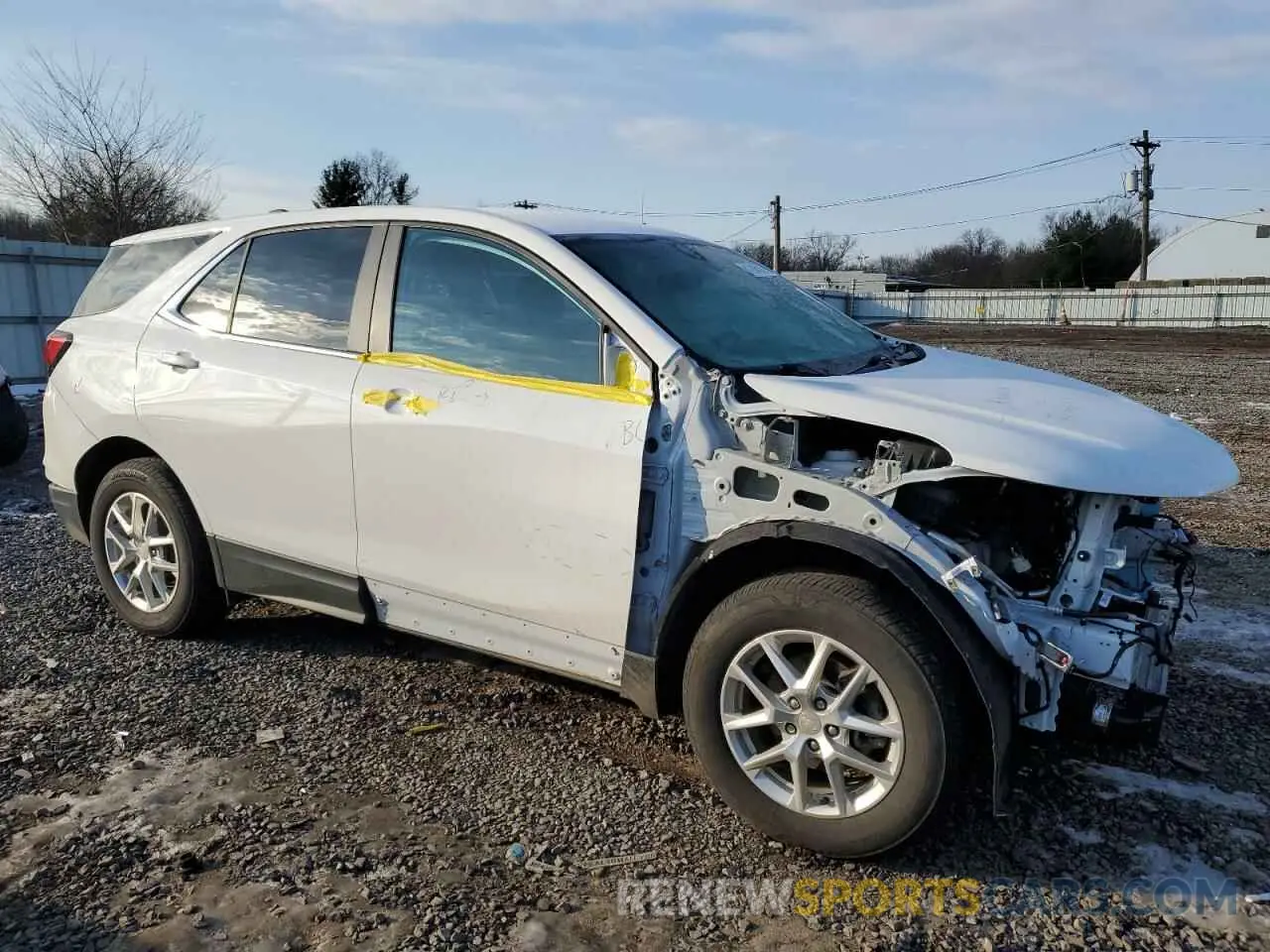 4 Фотография поврежденного автомобиля 3GNAXUEV4NL258521 CHEVROLET EQUINOX 2022