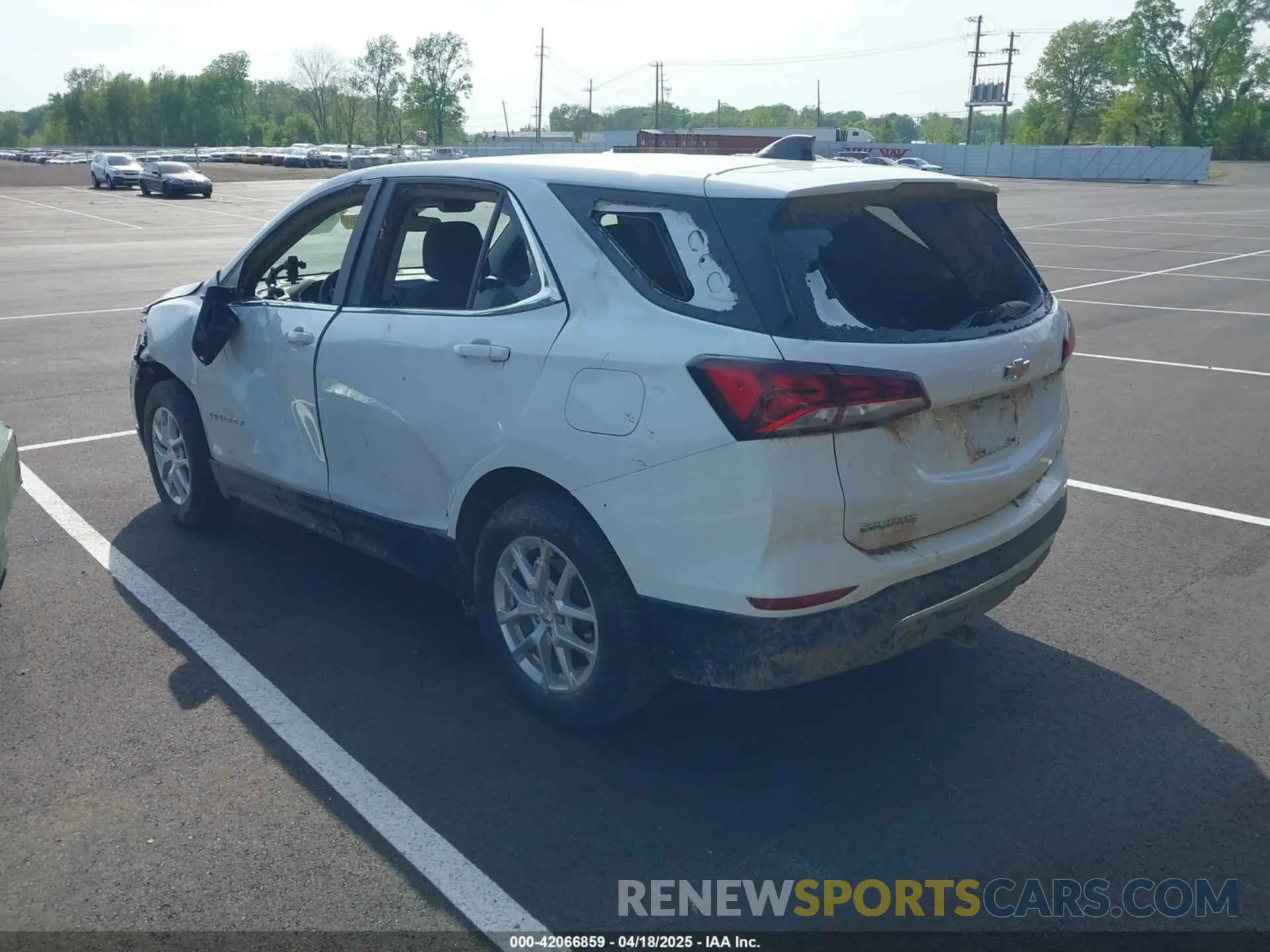 3 Photograph of a damaged car 3GNAXUEV4NL308611 CHEVROLET EQUINOX 2022