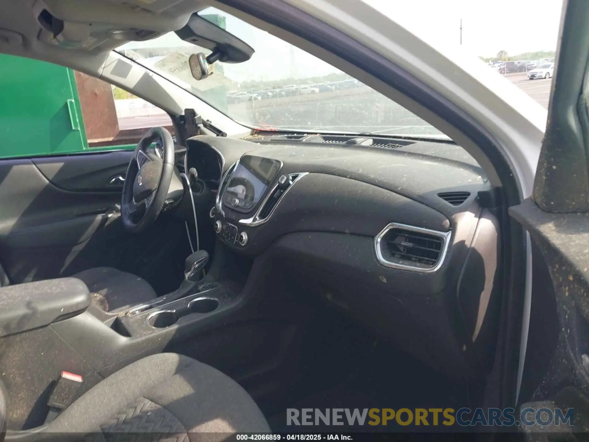 5 Photograph of a damaged car 3GNAXUEV4NL308611 CHEVROLET EQUINOX 2022