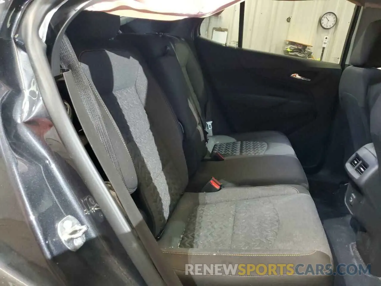 11 Photograph of a damaged car 3GNAXUEV4NS114764 CHEVROLET EQUINOX 2022