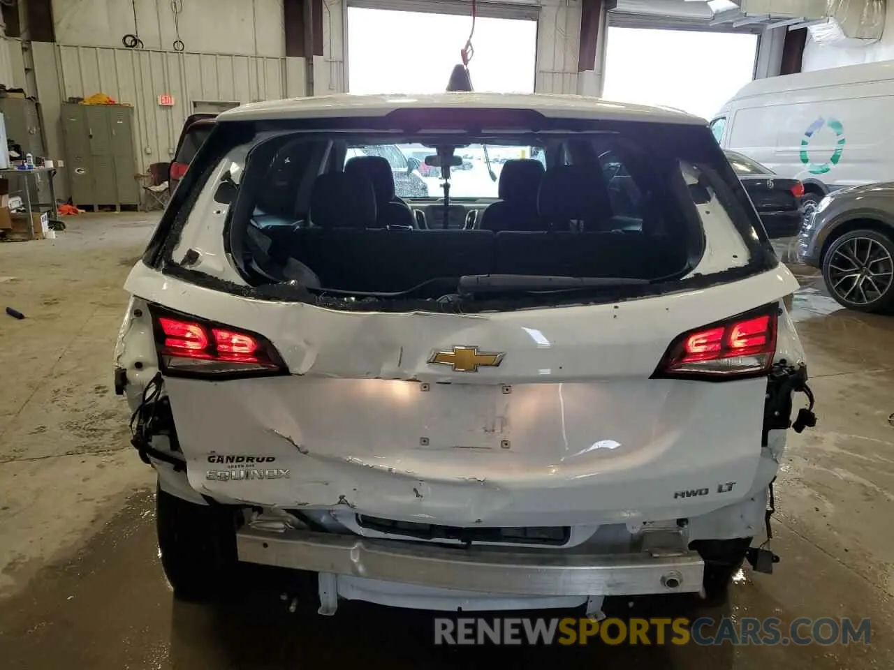 6 Photograph of a damaged car 3GNAXUEV5NL120244 CHEVROLET EQUINOX 2022
