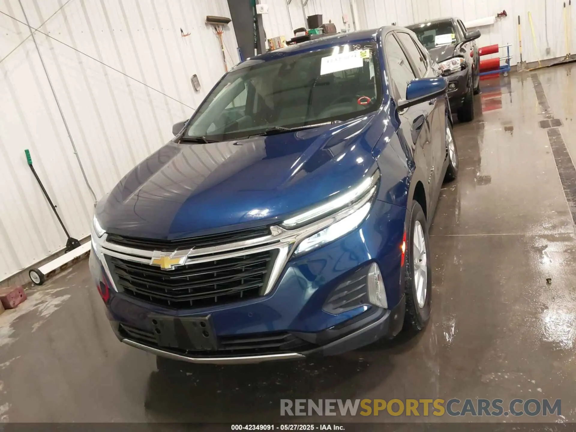 12 Фотография поврежденного автомобиля 3GNAXUEV5NL160985 CHEVROLET EQUINOX 2022