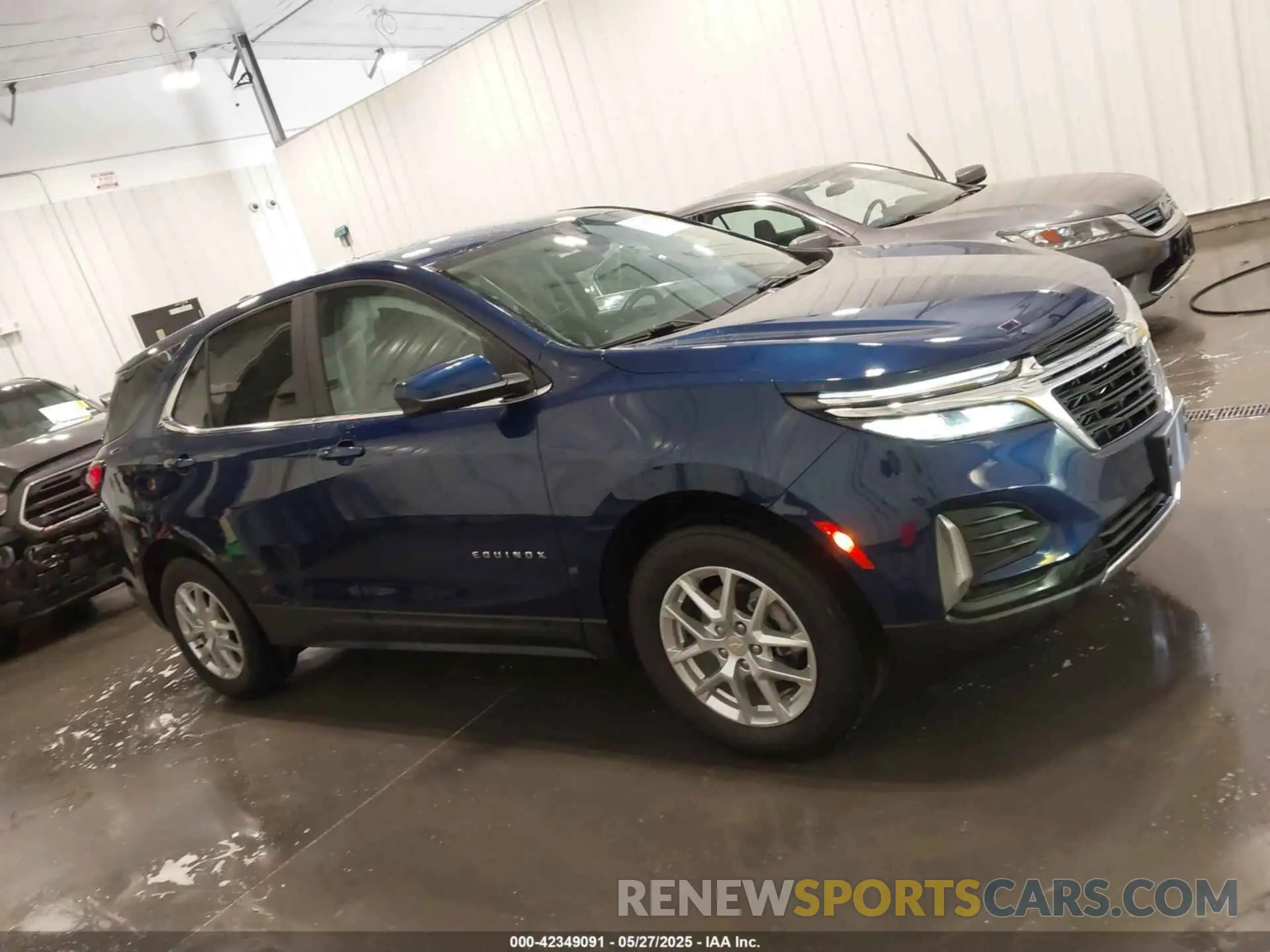 13 Фотография поврежденного автомобиля 3GNAXUEV5NL160985 CHEVROLET EQUINOX 2022