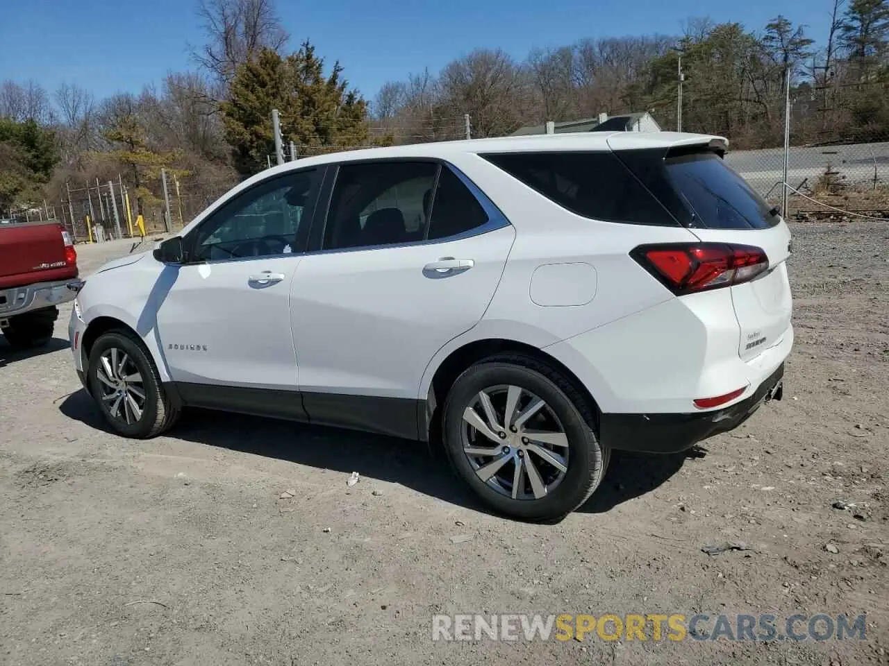 2 Photograph of a damaged car 3GNAXUEV5NL281855 CHEVROLET EQUINOX 2022