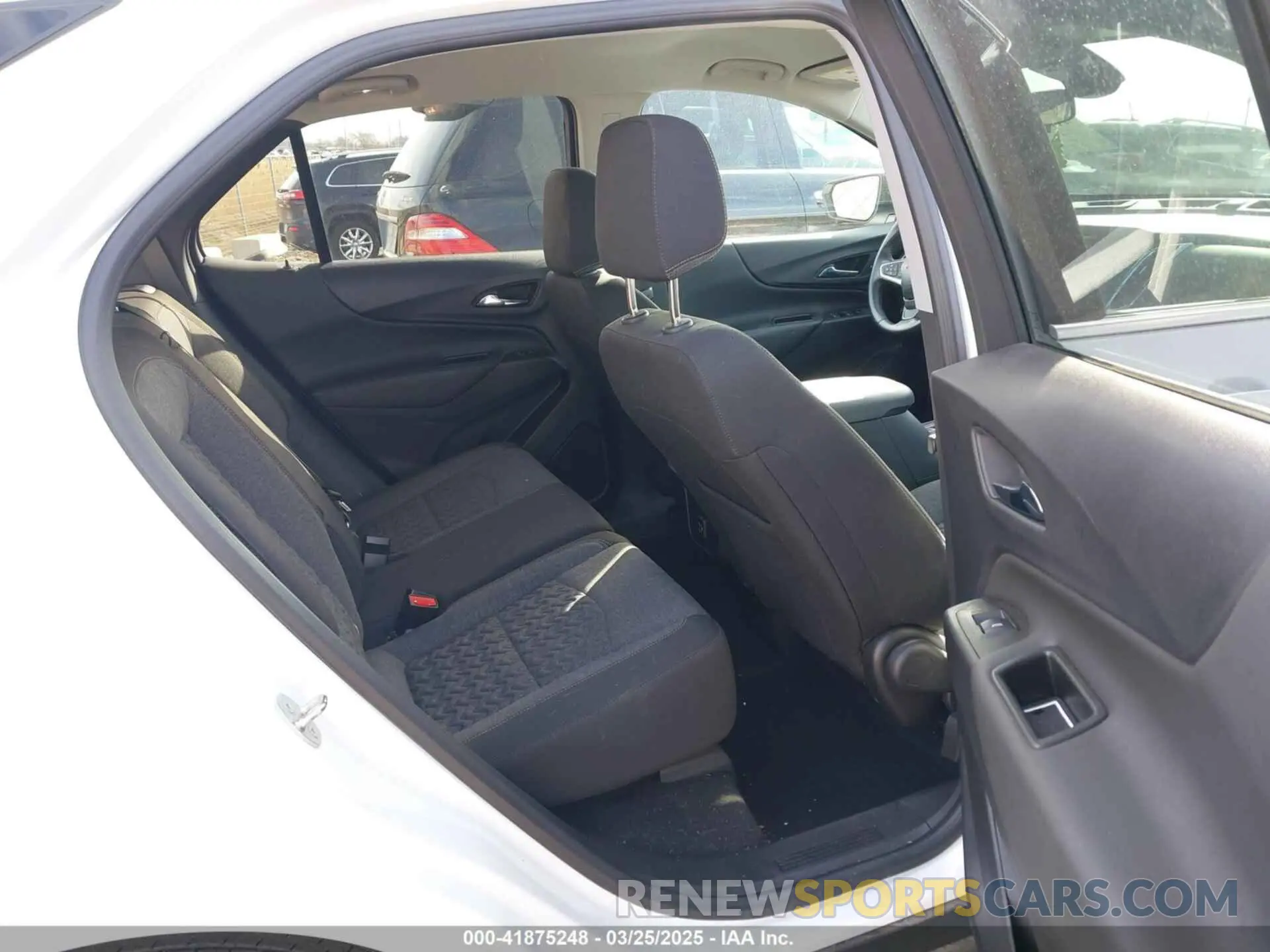 8 Photograph of a damaged car 3GNAXUEV5NL305278 CHEVROLET EQUINOX 2022