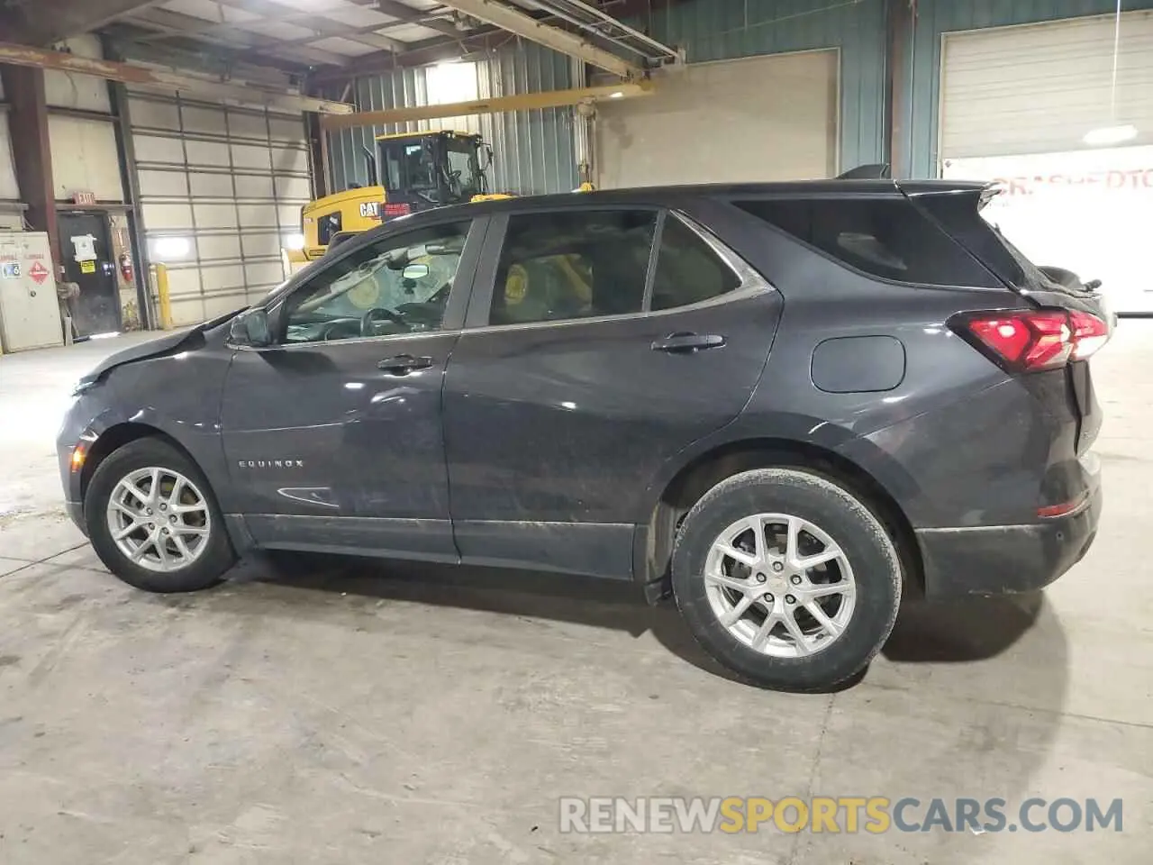 2 Photograph of a damaged car 3GNAXUEV5NS239563 CHEVROLET EQUINOX 2022