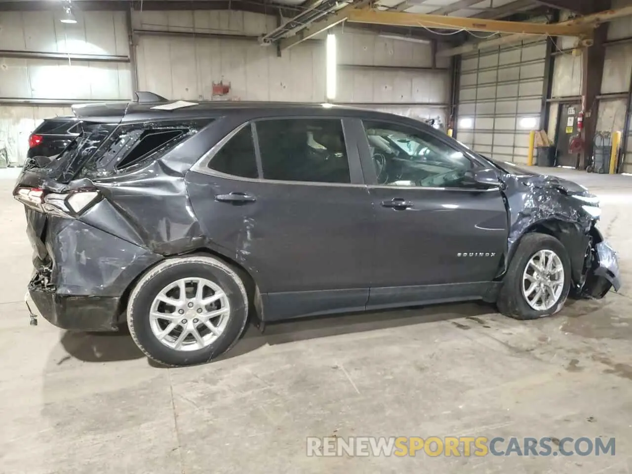 3 Photograph of a damaged car 3GNAXUEV5NS239563 CHEVROLET EQUINOX 2022