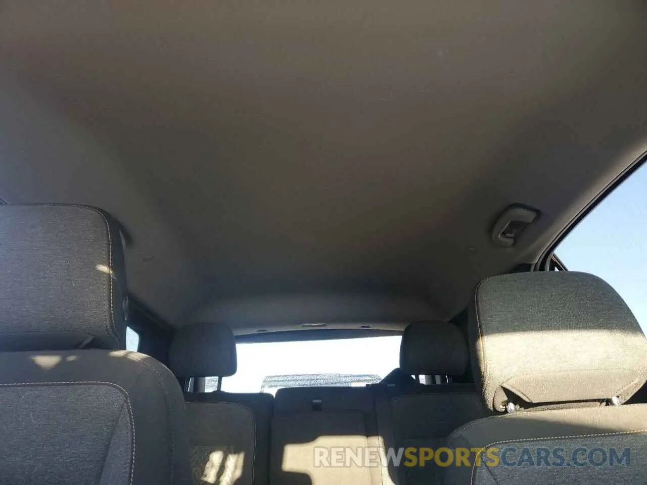 10 Photograph of a damaged car 3GNAXUEV6NL114808 CHEVROLET EQUINOX 2022