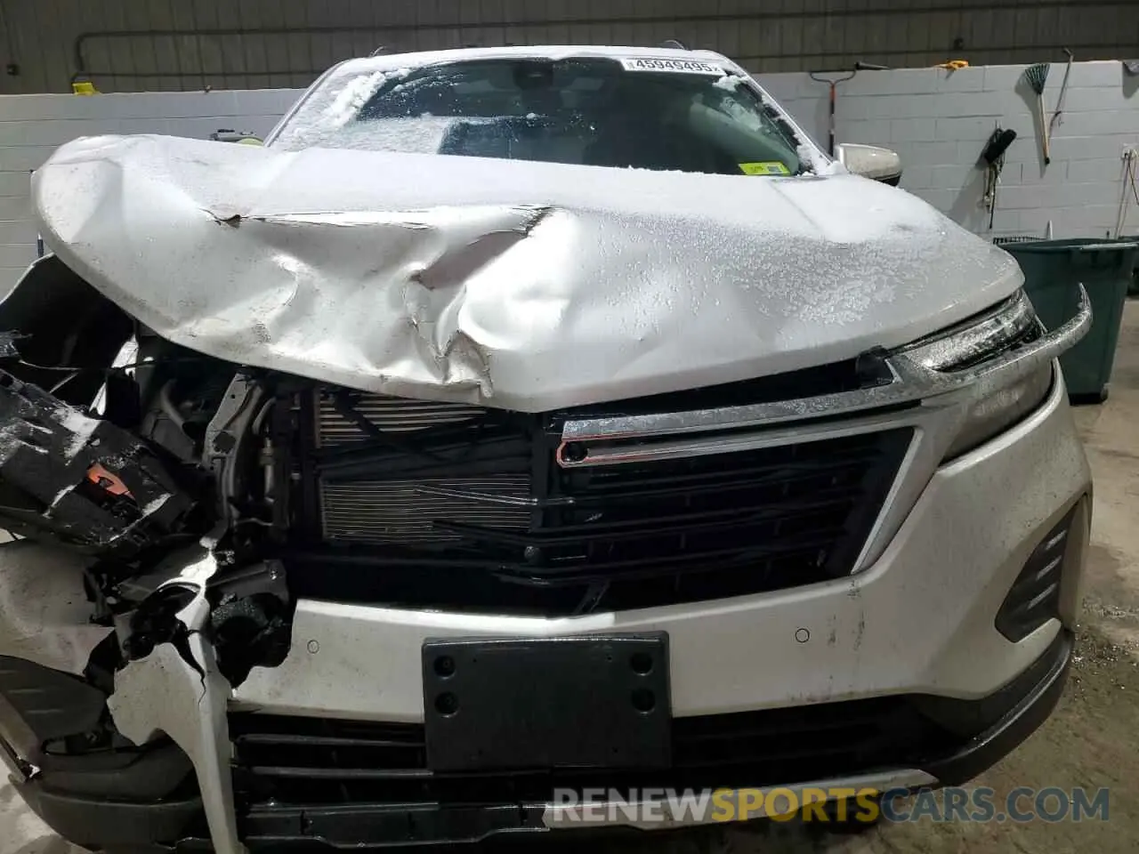 5 Photograph of a damaged car 3GNAXUEV6NL140180 CHEVROLET EQUINOX 2022