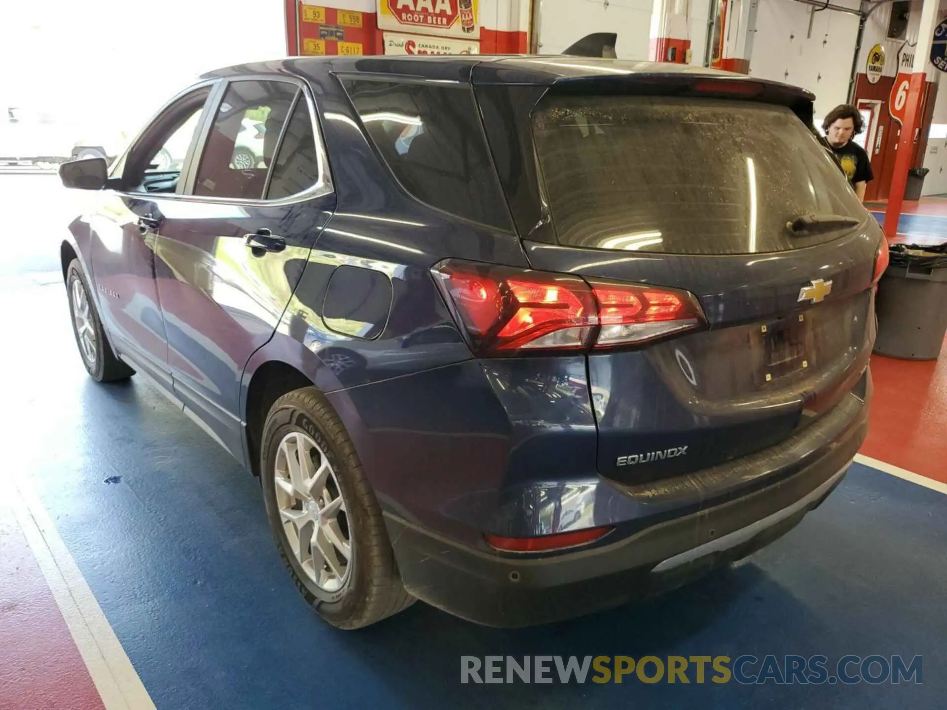 13 Фотография поврежденного автомобиля 3GNAXUEV6NL181098 CHEVROLET EQUINOX 2022