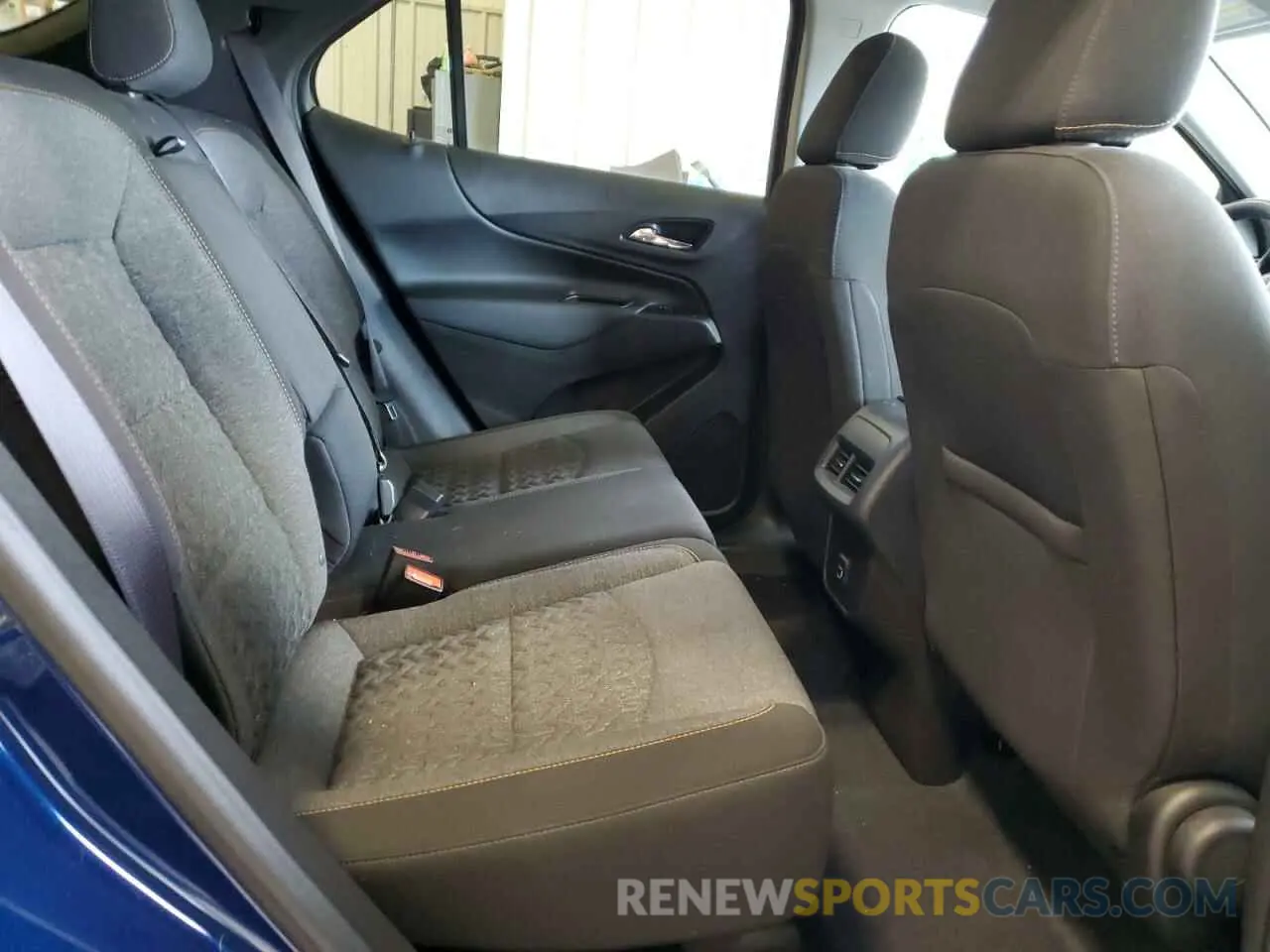 11 Photograph of a damaged car 3GNAXUEV6NL239937 CHEVROLET EQUINOX 2022