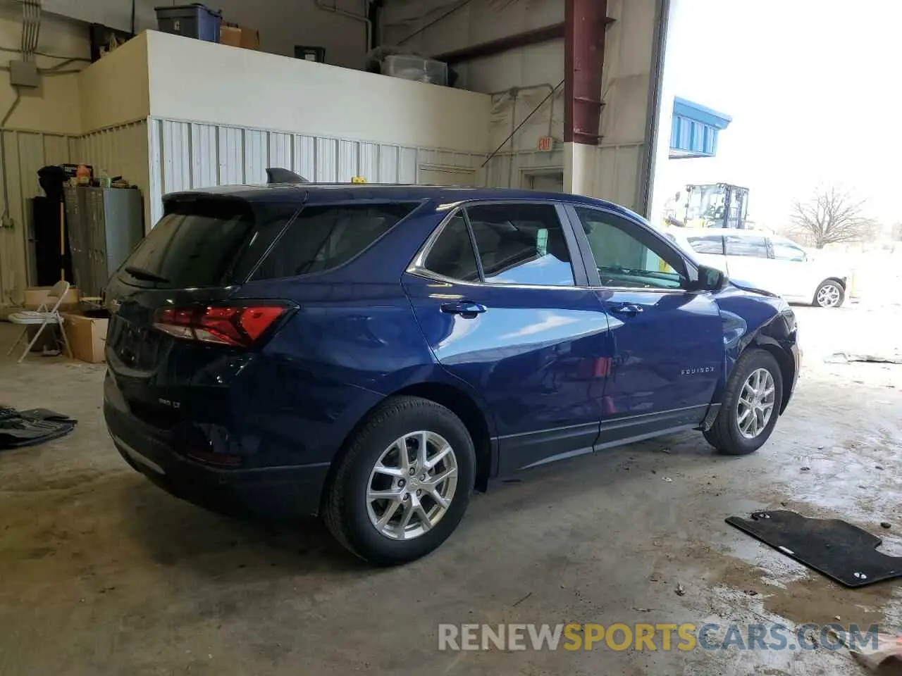 3 Photograph of a damaged car 3GNAXUEV6NL239937 CHEVROLET EQUINOX 2022