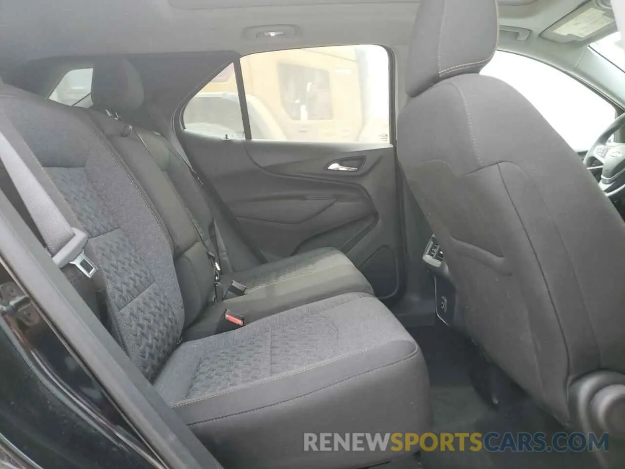 11 Photograph of a damaged car 3GNAXUEV6NL314426 CHEVROLET EQUINOX 2022