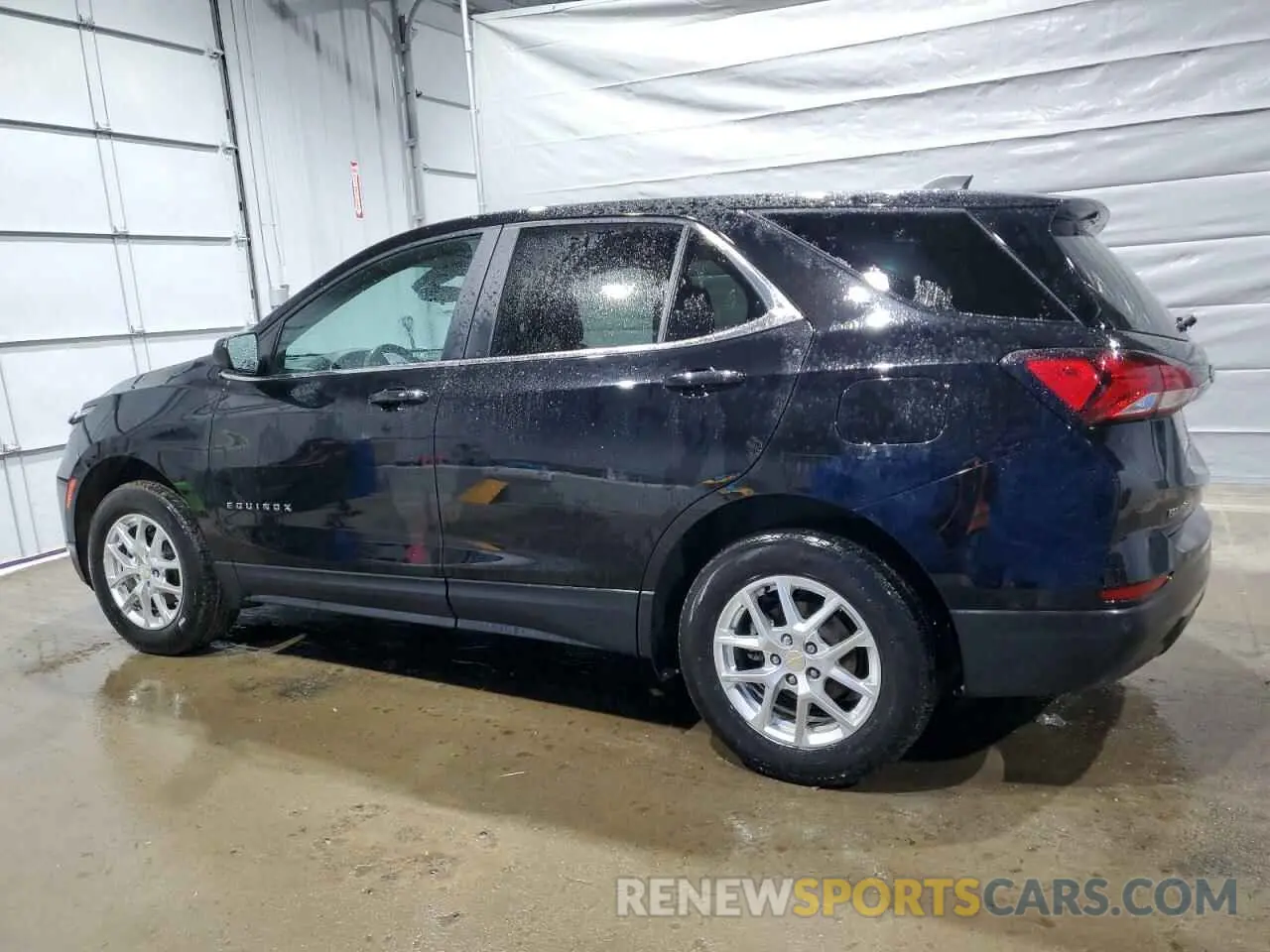 2 Photograph of a damaged car 3GNAXUEV7NL118415 CHEVROLET EQUINOX 2022