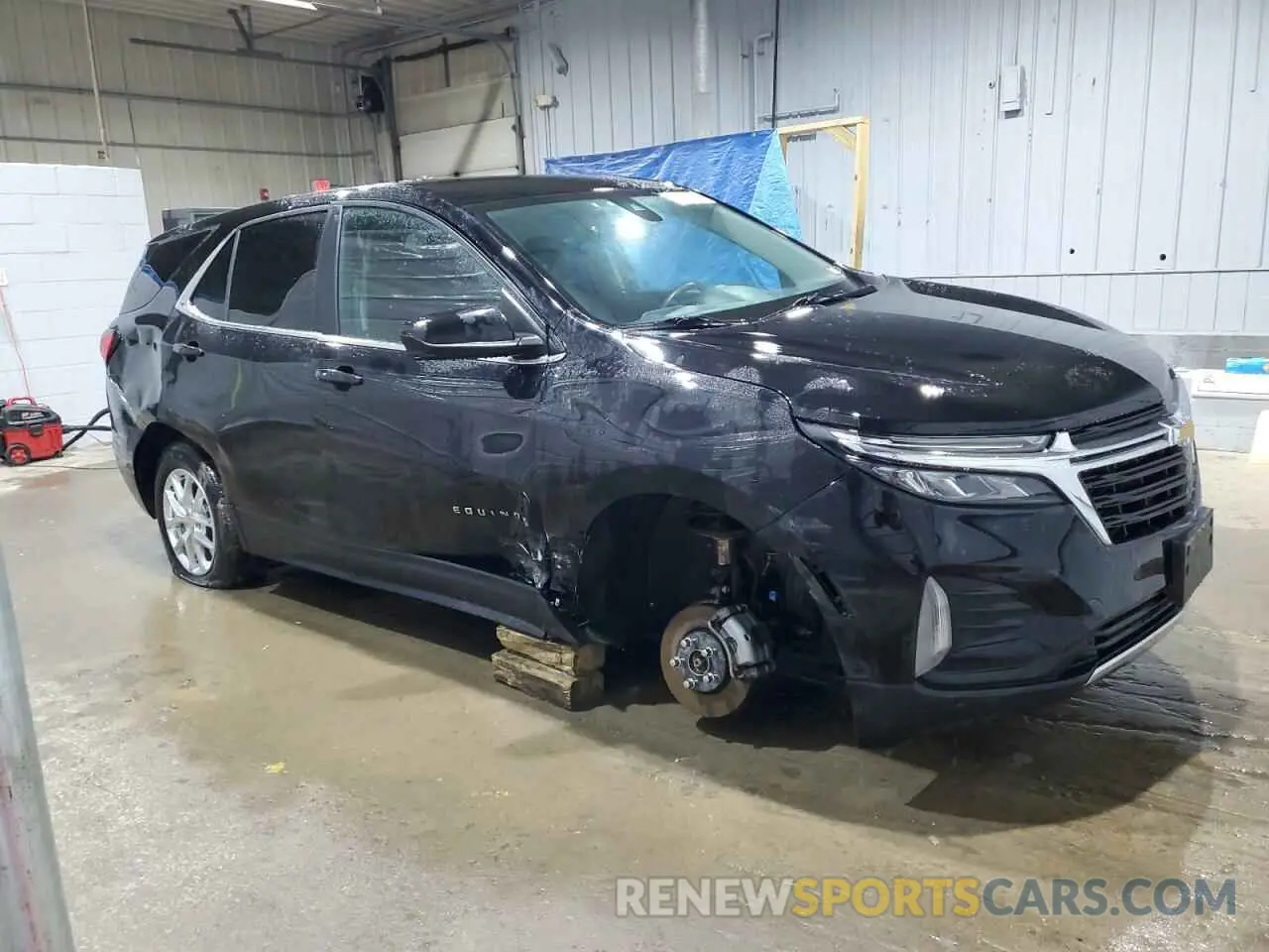4 Photograph of a damaged car 3GNAXUEV7NL118415 CHEVROLET EQUINOX 2022