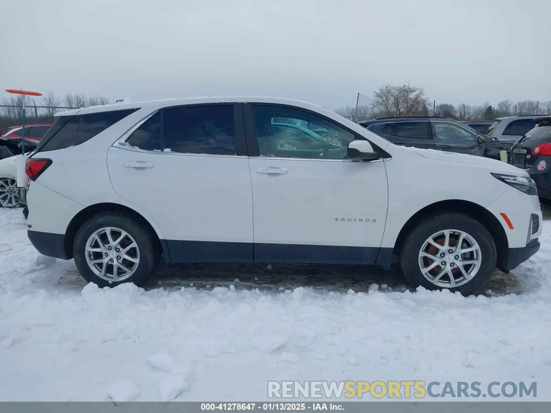 13 Photograph of a damaged car 3GNAXUEV8NL173035 CHEVROLET EQUINOX 2022
