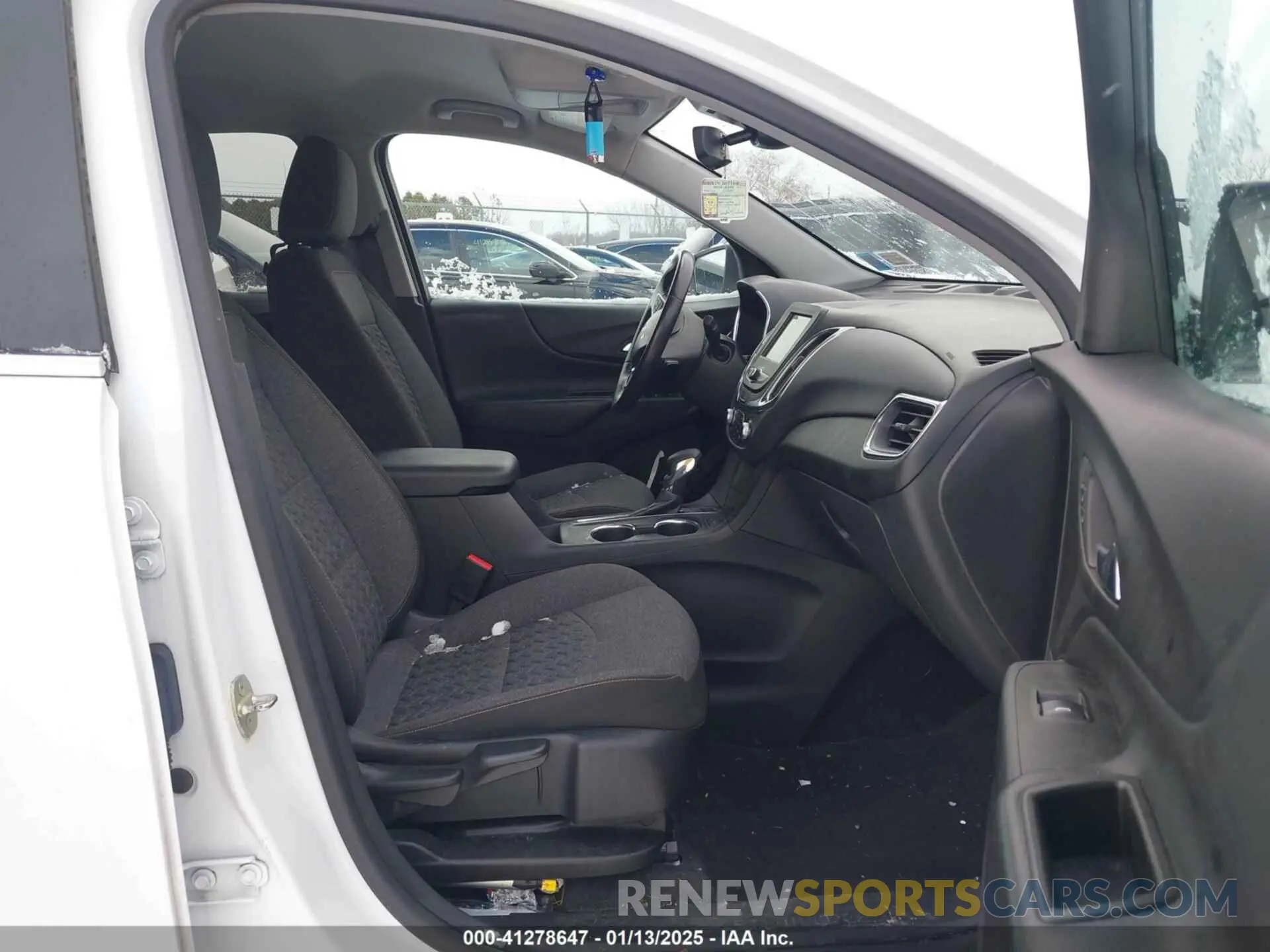 5 Photograph of a damaged car 3GNAXUEV8NL173035 CHEVROLET EQUINOX 2022