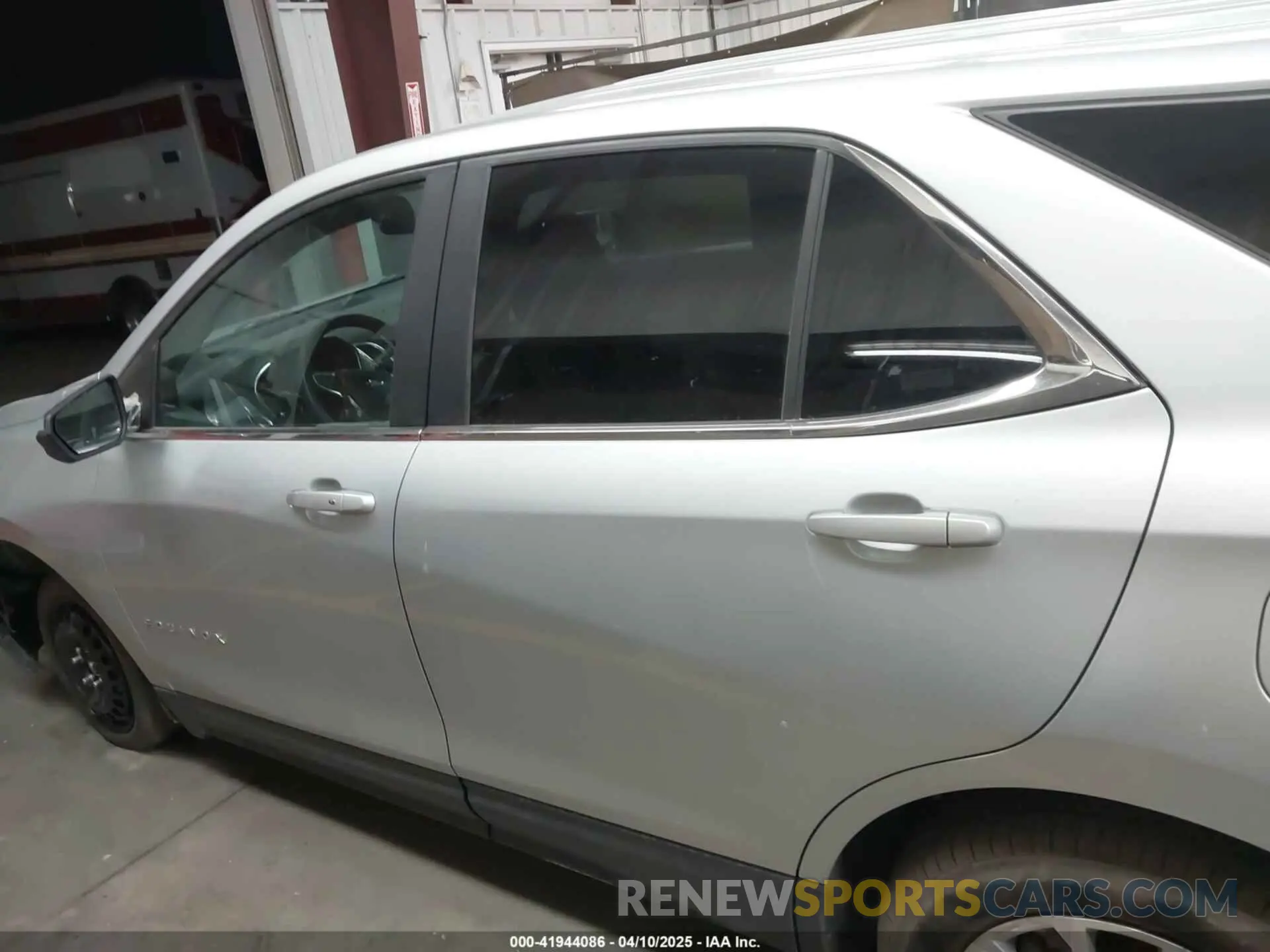 14 Photograph of a damaged car 3GNAXUEV8NL178011 CHEVROLET EQUINOX 2022