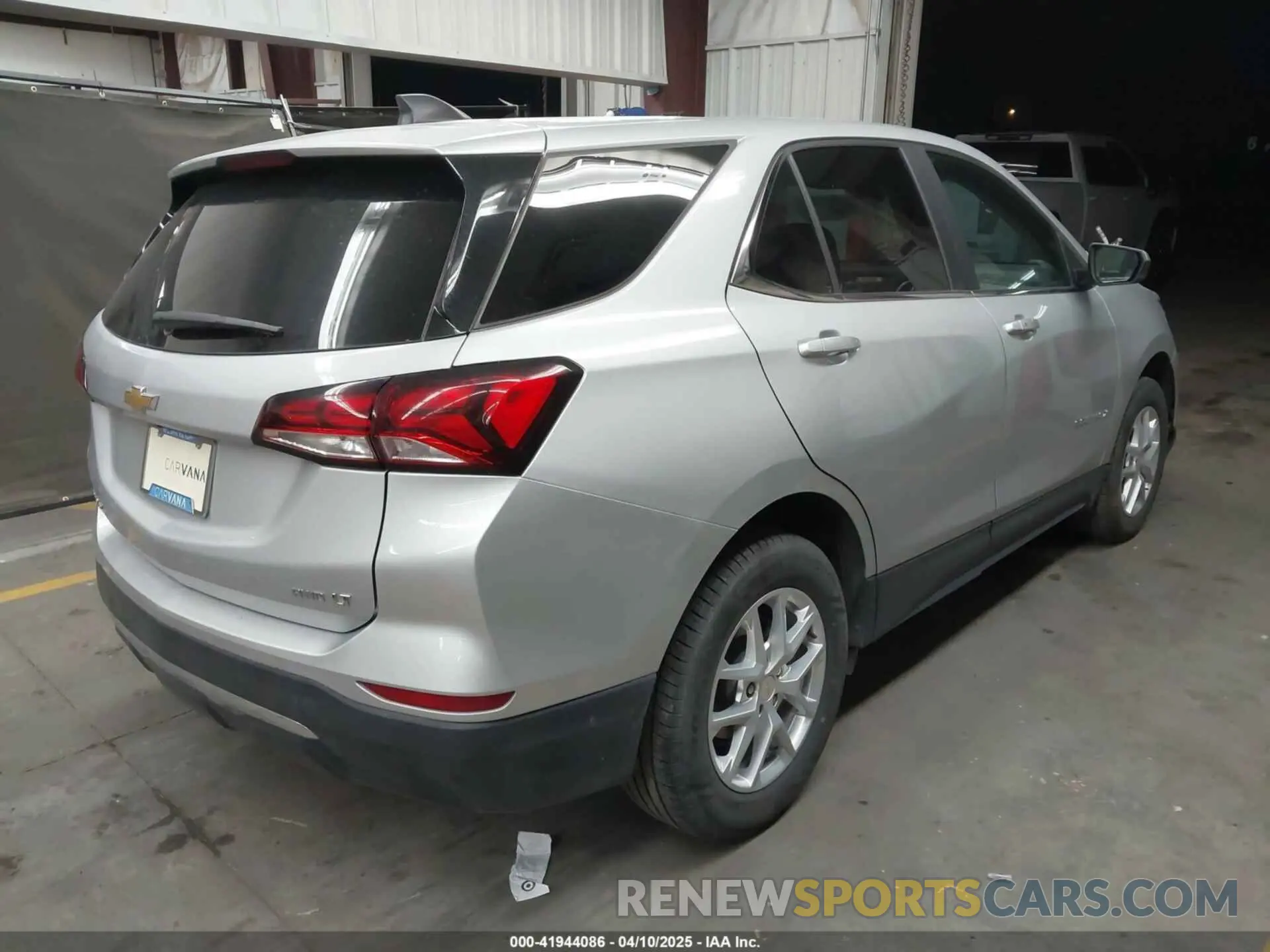 4 Photograph of a damaged car 3GNAXUEV8NL178011 CHEVROLET EQUINOX 2022