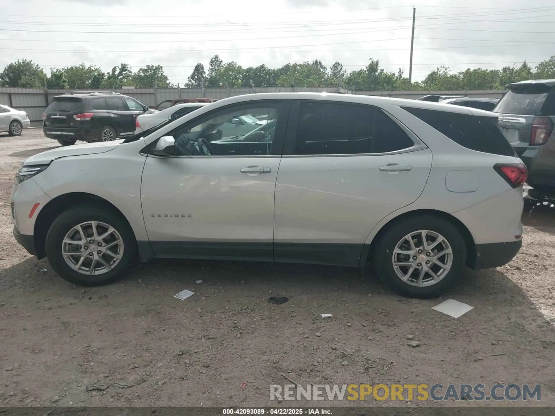 13 Photograph of a damaged car 3GNAXUEV8NL242161 CHEVROLET EQUINOX 2022