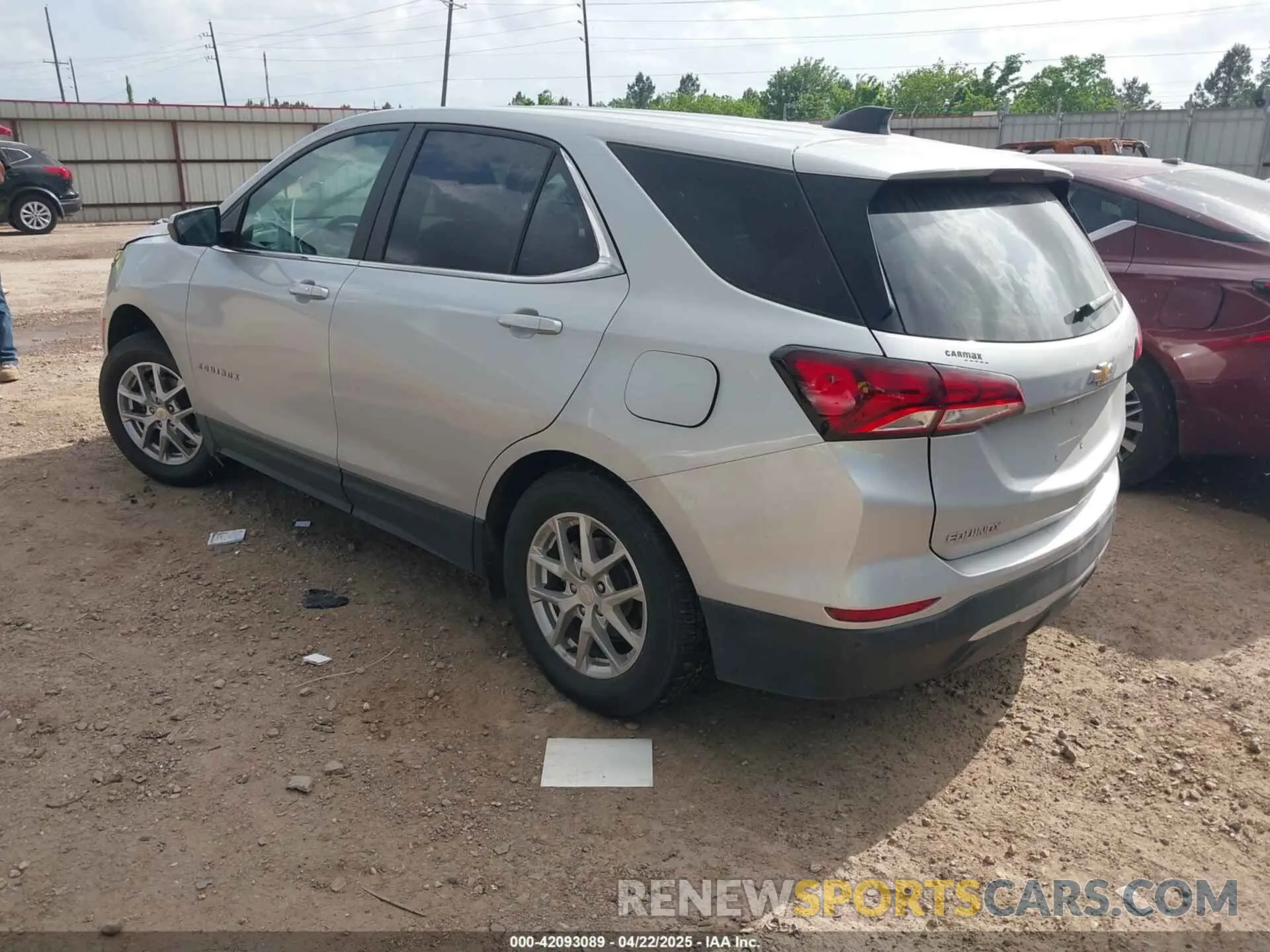3 Photograph of a damaged car 3GNAXUEV8NL242161 CHEVROLET EQUINOX 2022