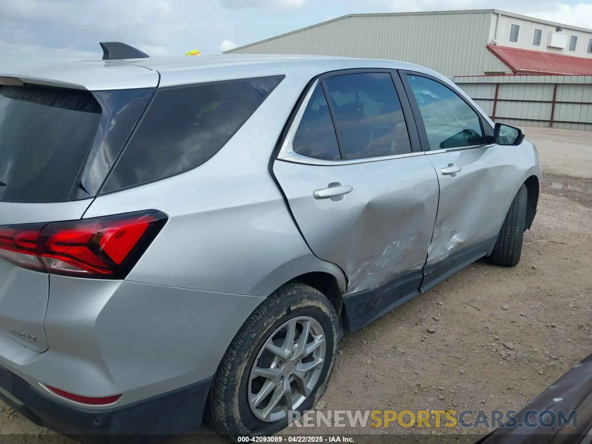 6 Photograph of a damaged car 3GNAXUEV8NL242161 CHEVROLET EQUINOX 2022