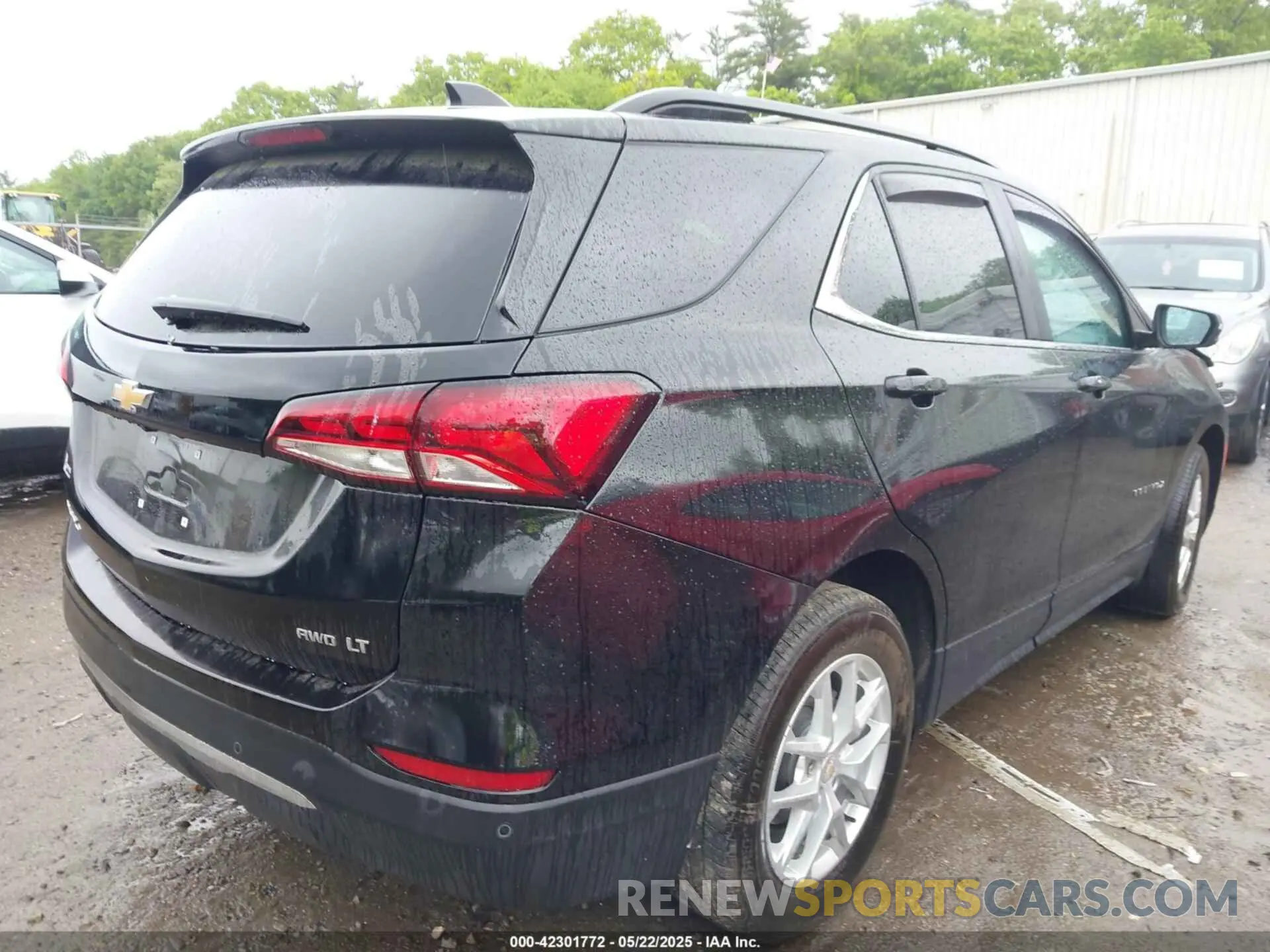 4 Photograph of a damaged car 3GNAXUEV9NL110154 CHEVROLET EQUINOX 2022