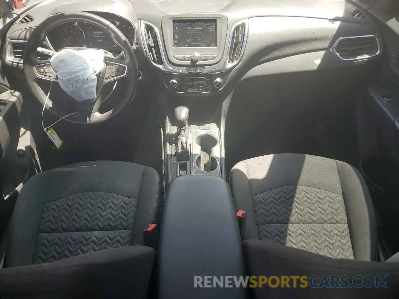 8 Photograph of a damaged car 3GNAXUEV9NL213882 CHEVROLET EQUINOX 2022