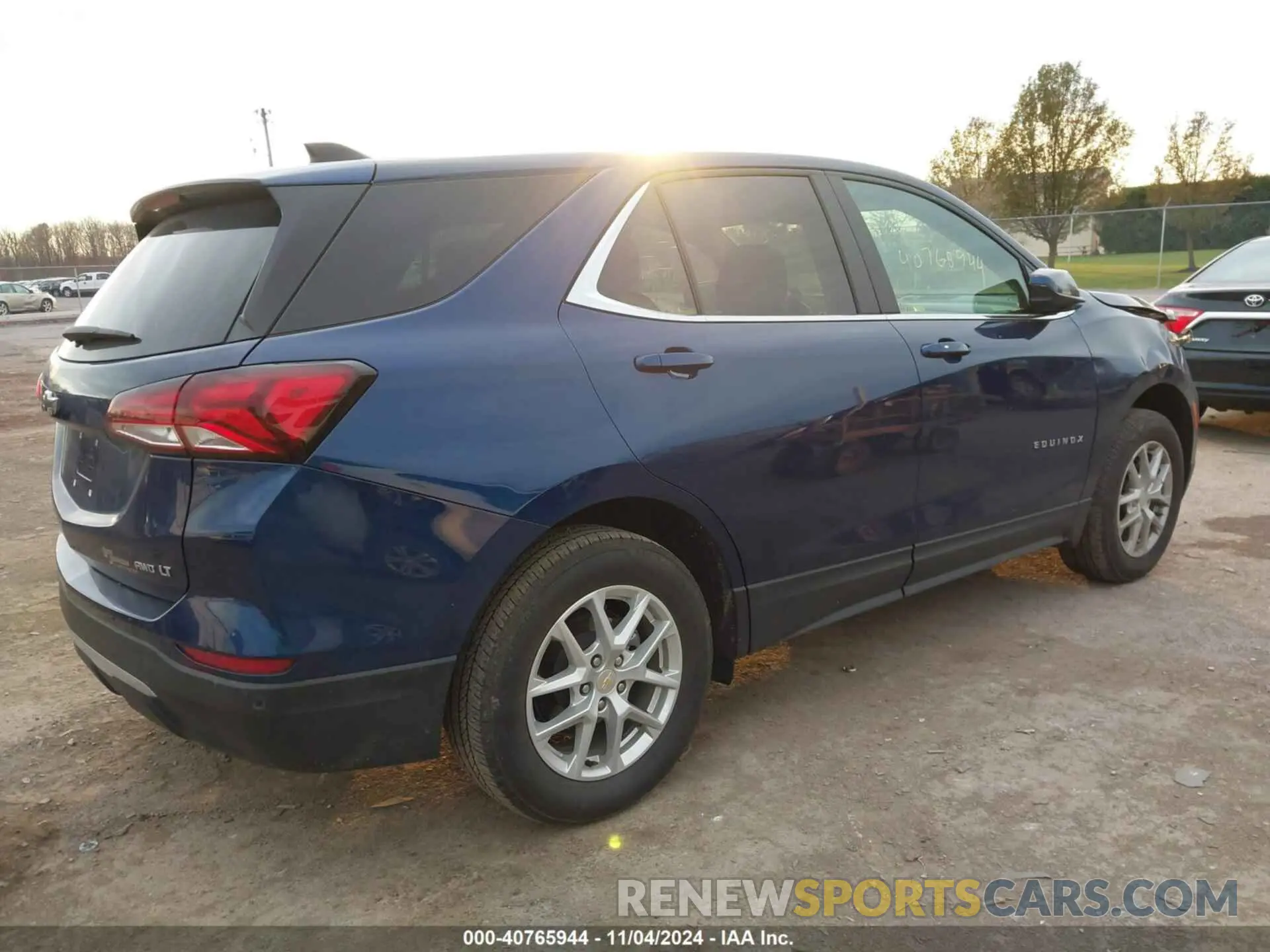 4 Photograph of a damaged car 3GNAXUEVXNL231534 CHEVROLET EQUINOX 2022
