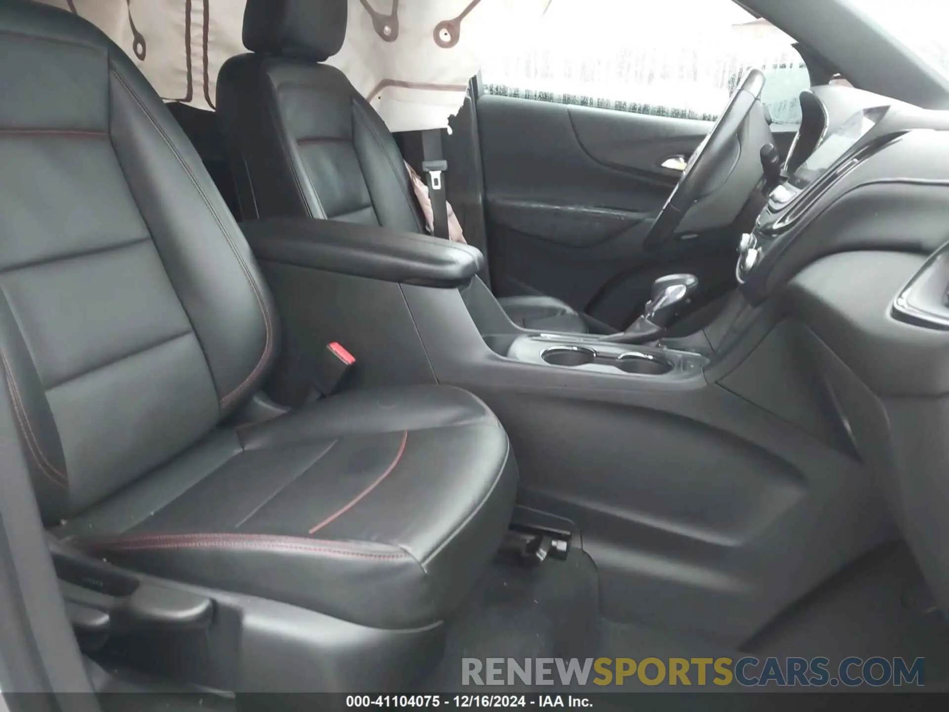 5 Photograph of a damaged car 3GNAXWEV4NS243681 CHEVROLET EQUINOX 2022