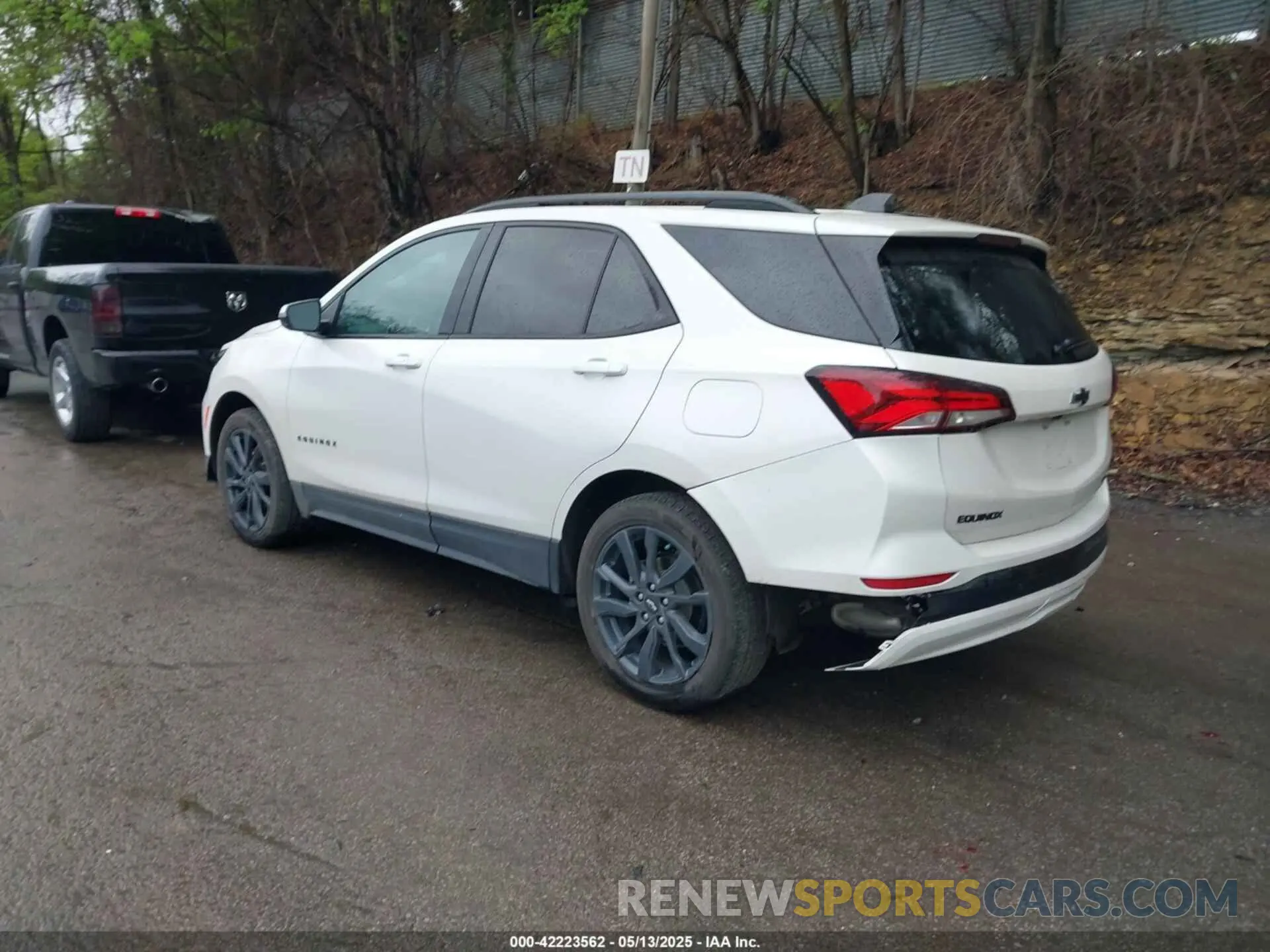 3 Photograph of a damaged car 3GNAXWEV8NS235051 CHEVROLET EQUINOX 2022