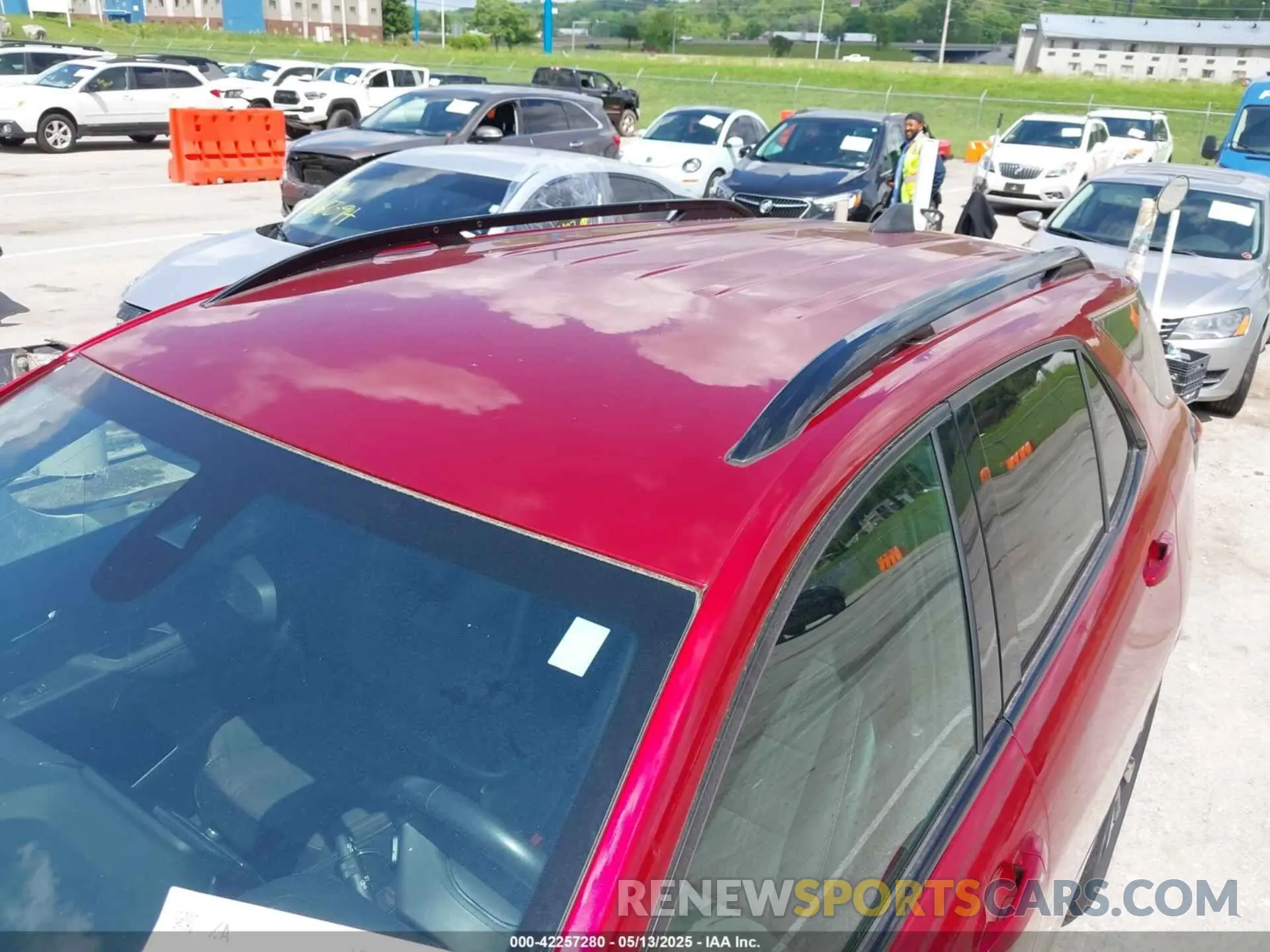 17 Photograph of a damaged car 3GNAXWEV9NS181906 CHEVROLET EQUINOX 2022