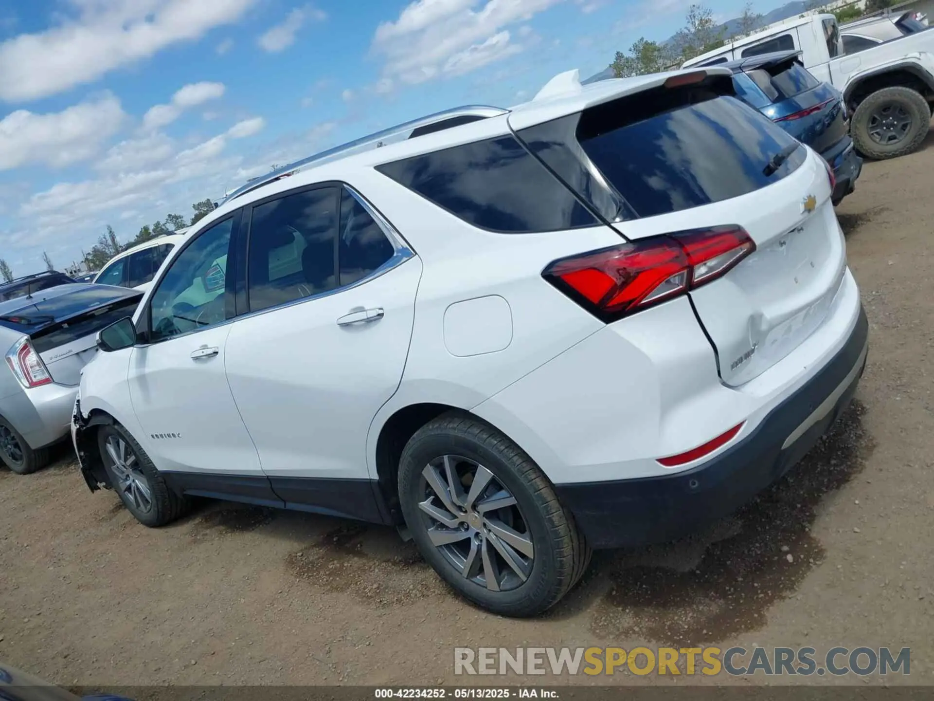 14 Photograph of a damaged car 3GNAXXEV9NS195892 CHEVROLET EQUINOX 2022