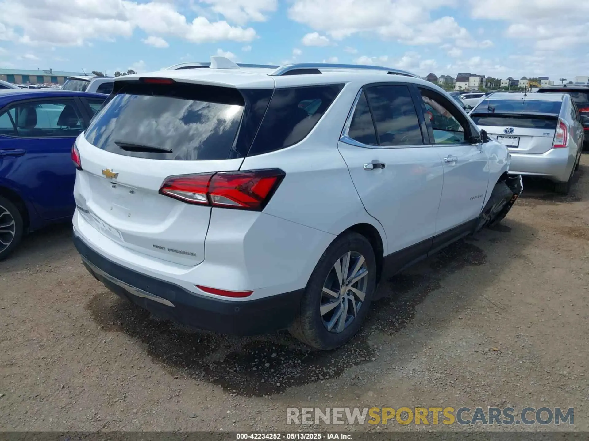 4 Photograph of a damaged car 3GNAXXEV9NS195892 CHEVROLET EQUINOX 2022