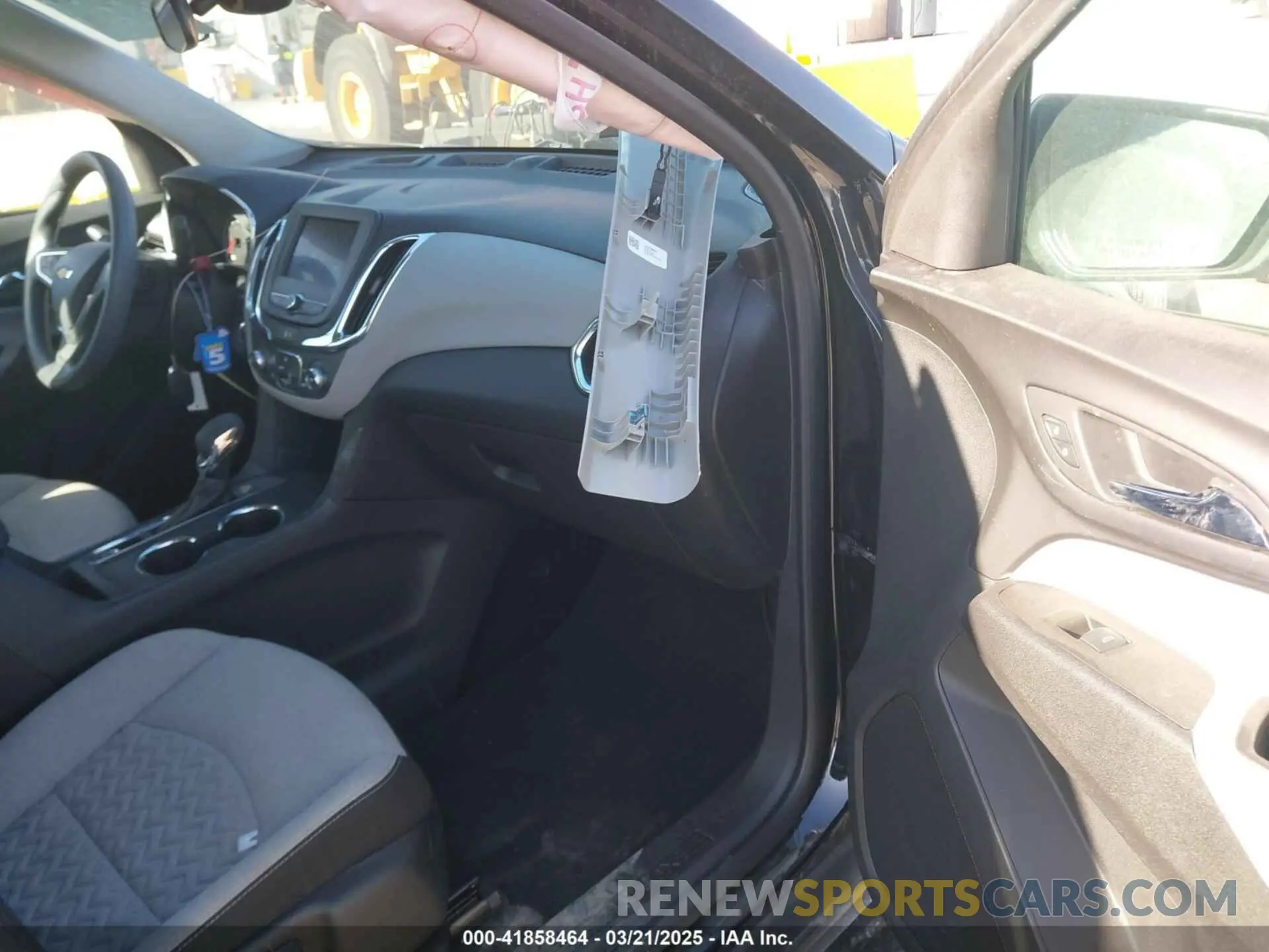 5 Photograph of a damaged car 3GNAXFEG0PL235429 CHEVROLET EQUINOX 2023
