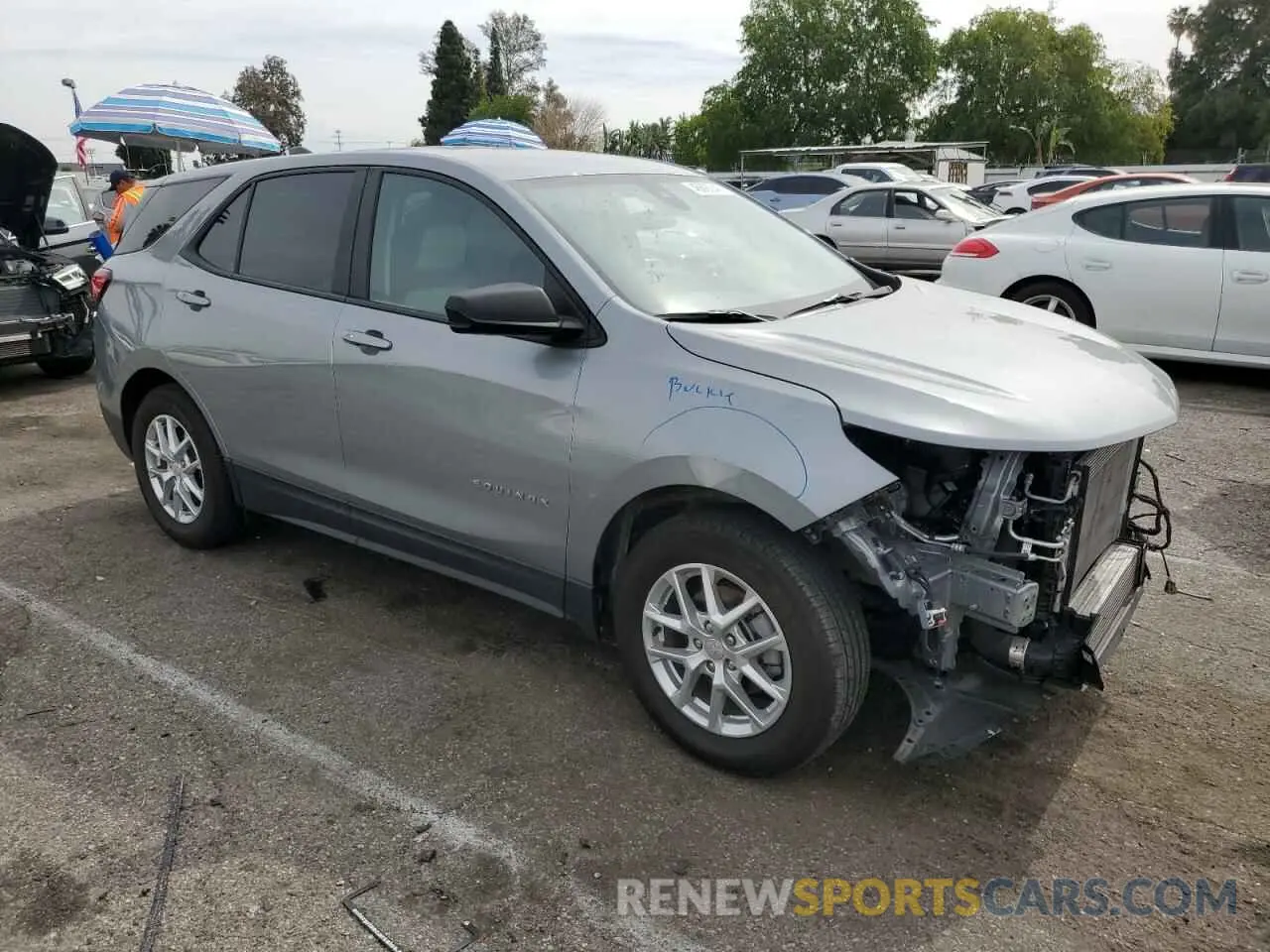 4 Фотография поврежденного автомобиля 3GNAXFEG1PL139728 CHEVROLET EQUINOX 2023