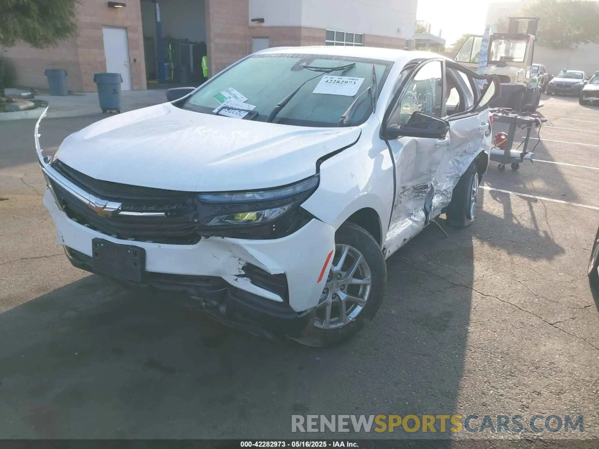 2 Фотография поврежденного автомобиля 3GNAXFEGXPL143826 CHEVROLET EQUINOX 2023