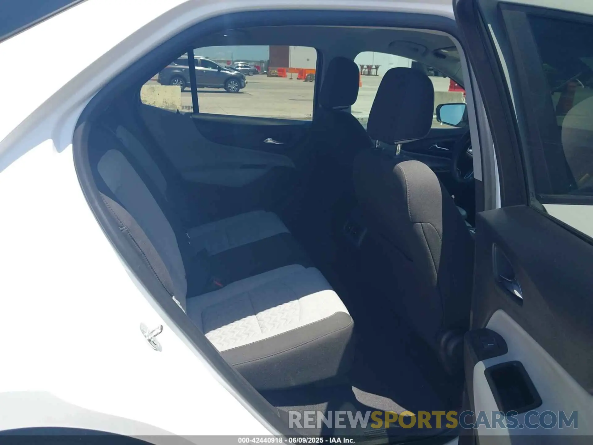 8 Photograph of a damaged car 3GNAXHEG0PL108157 CHEVROLET EQUINOX 2023