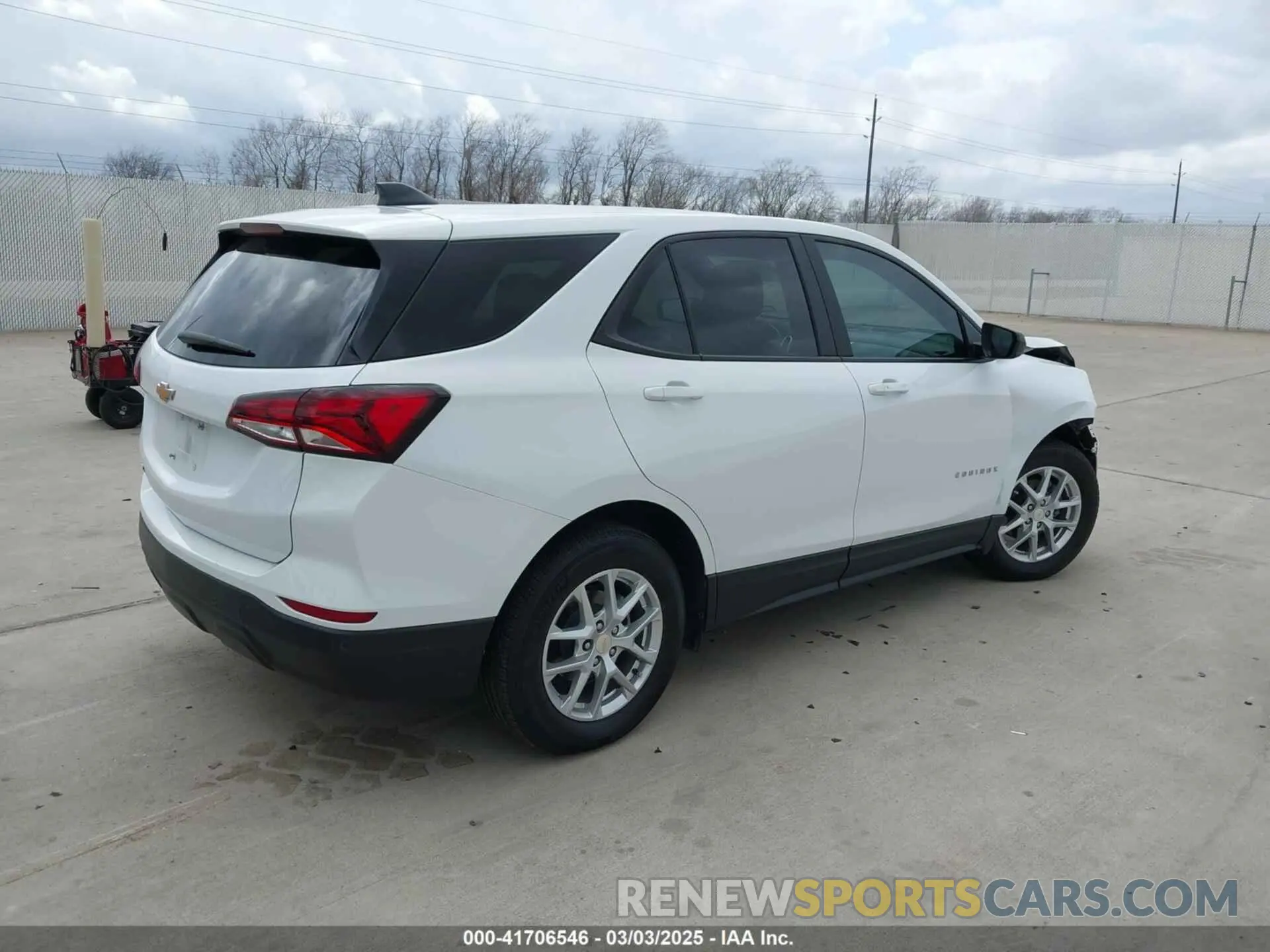 4 Фотография поврежденного автомобиля 3GNAXHEG0PL168018 CHEVROLET EQUINOX 2023