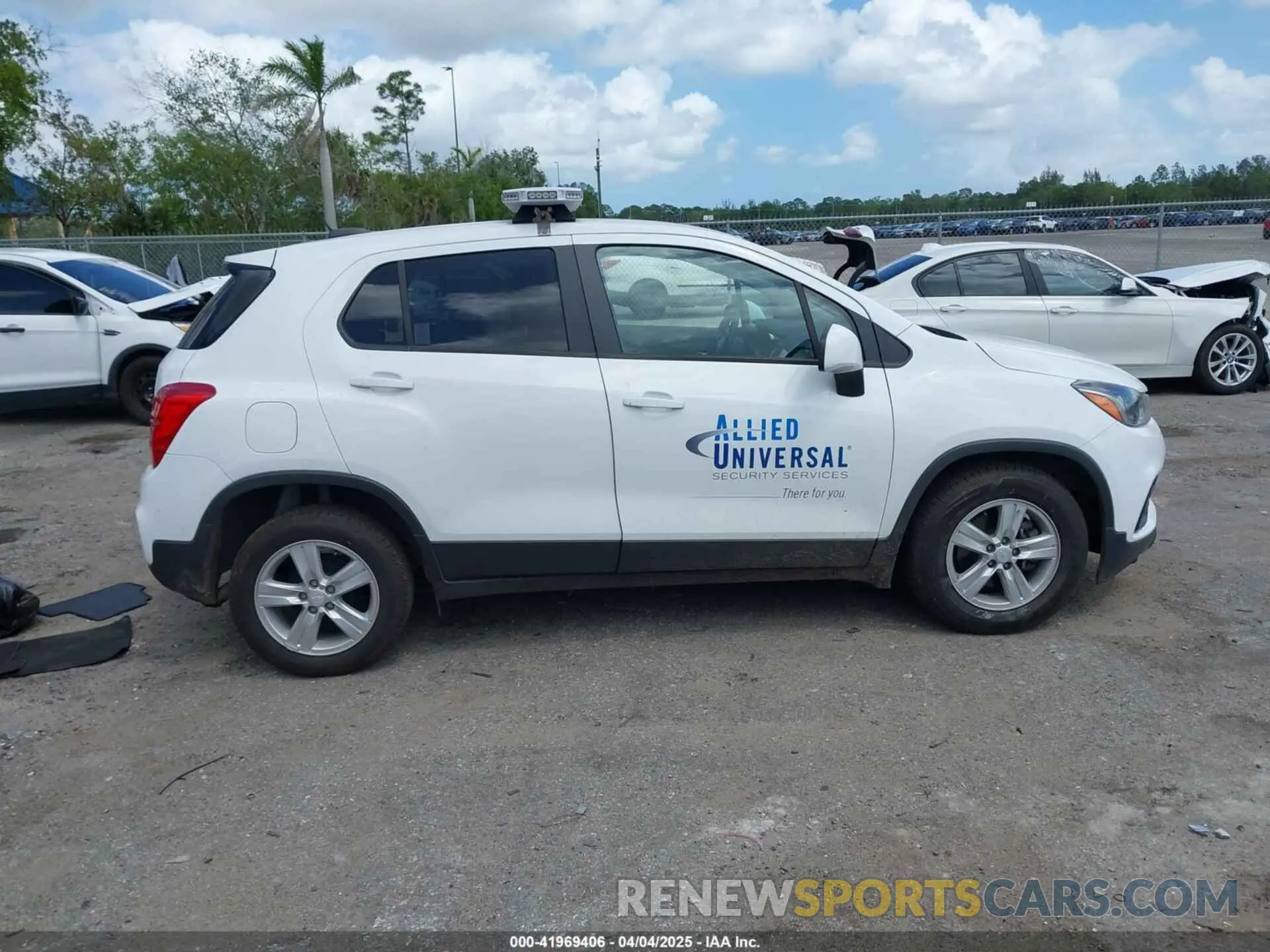 13 Фотография поврежденного автомобиля 3GNAXHEG6PL164474 CHEVROLET EQUINOX 2023