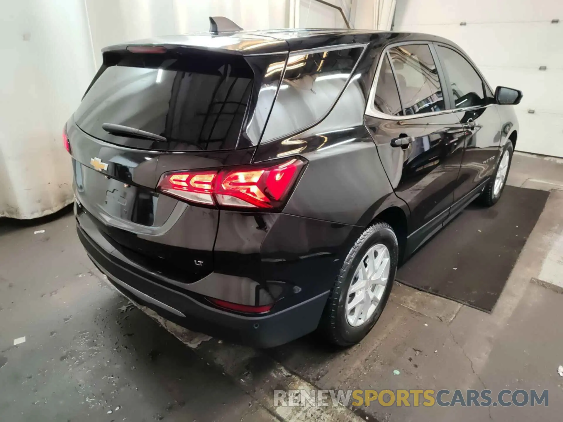 17 Photograph of a damaged car 3GNAXJEG2PL189802 CHEVROLET EQUINOX 2023