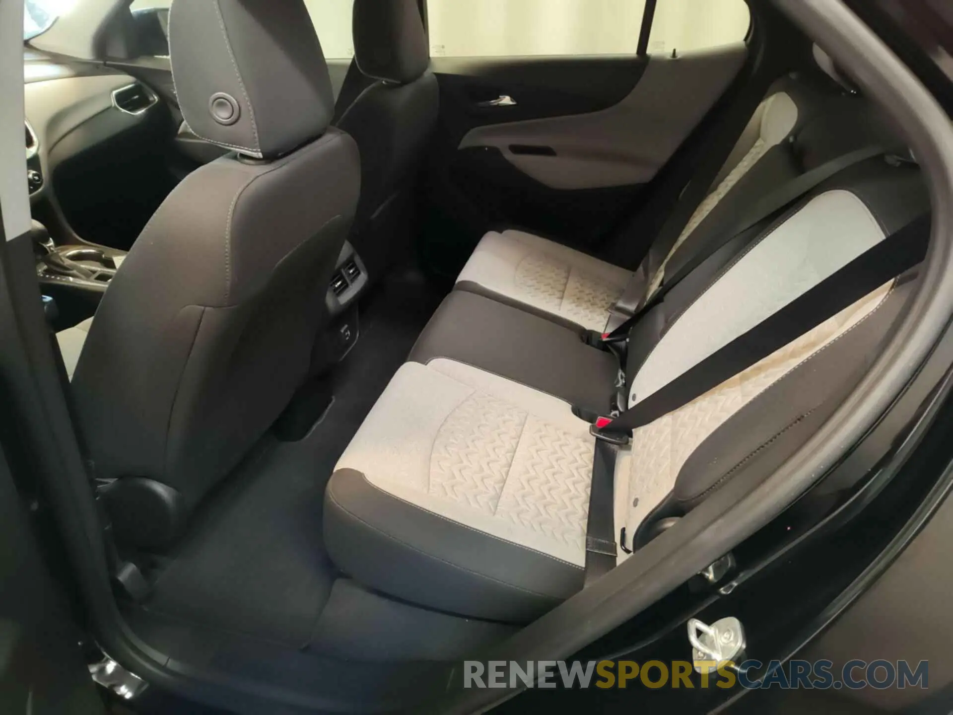 4 Photograph of a damaged car 3GNAXJEG2PL189802 CHEVROLET EQUINOX 2023