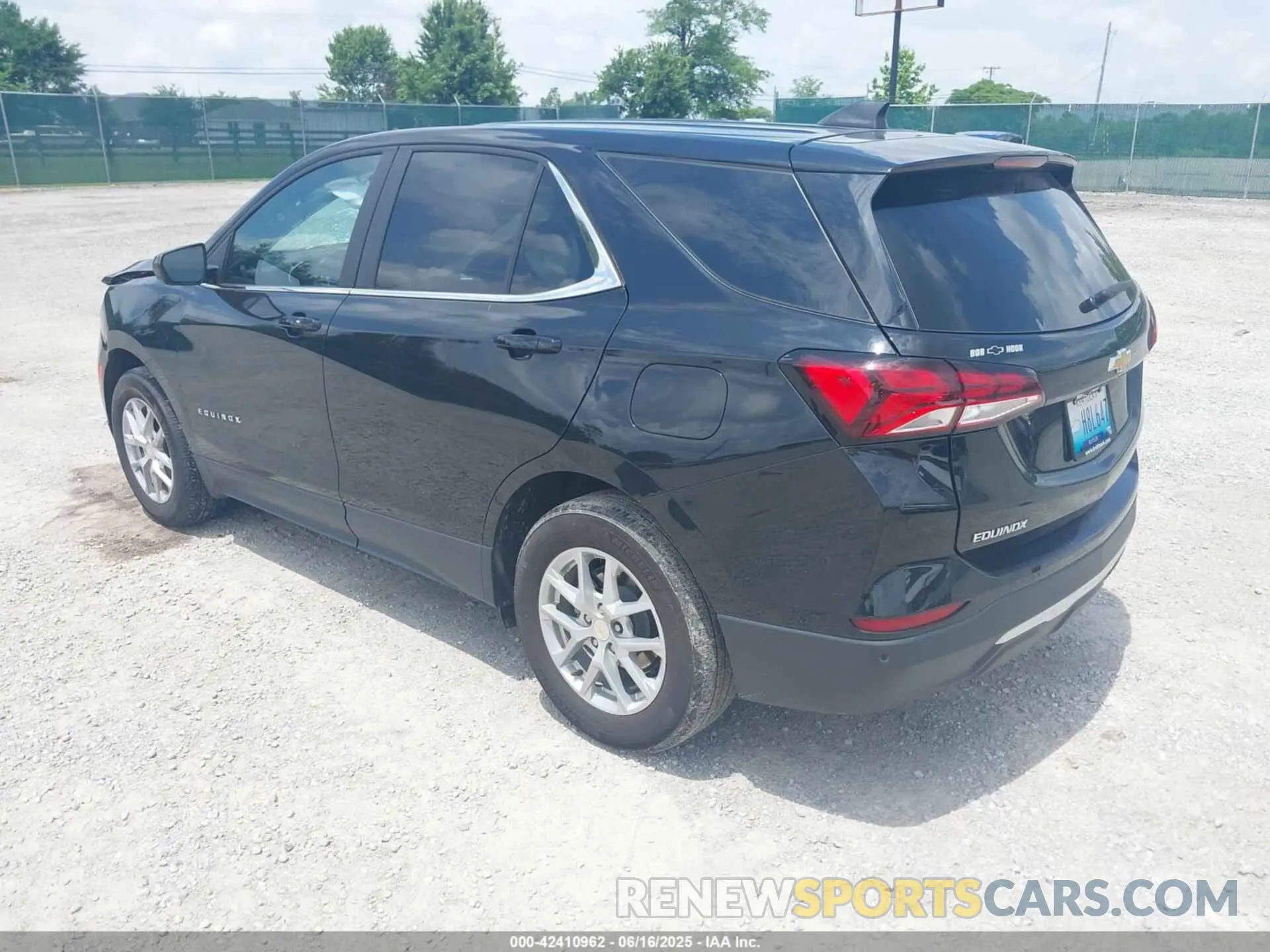 3 Photograph of a damaged car 3GNAXJEG2PL215136 CHEVROLET EQUINOX 2023