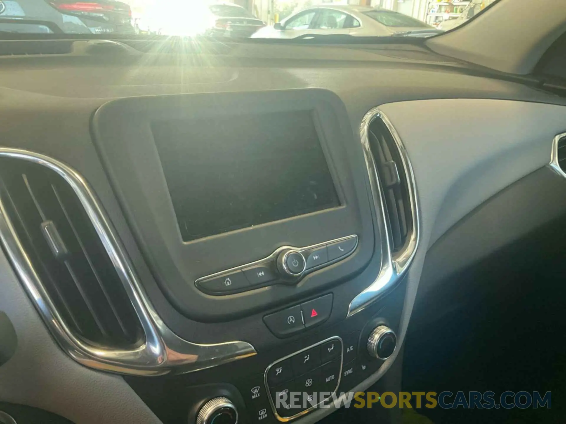 21 Фотография поврежденного автомобиля 3GNAXJEG4PL117404 CHEVROLET EQUINOX 2023