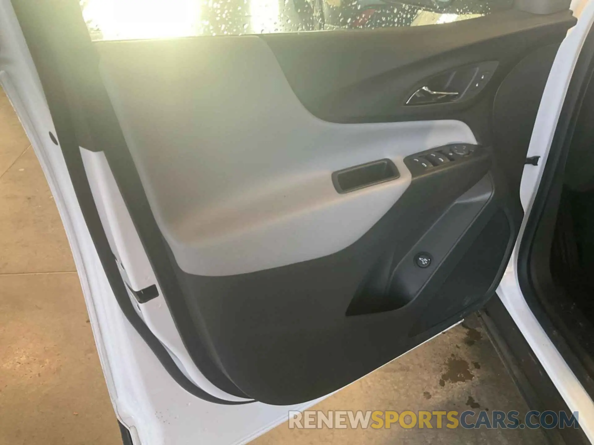 6 Фотография поврежденного автомобиля 3GNAXJEG4PL117404 CHEVROLET EQUINOX 2023