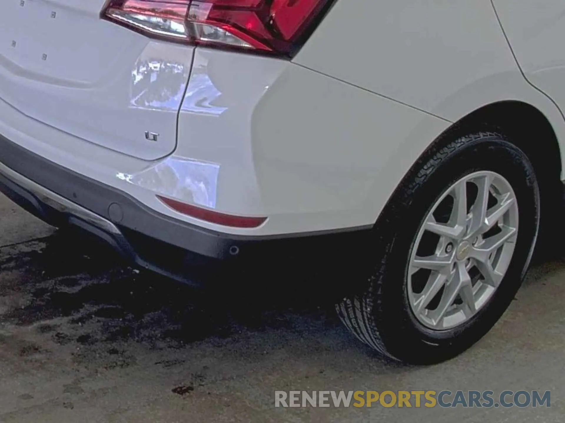 5 Photograph of a damaged car 3GNAXJEG4PL117547 CHEVROLET EQUINOX 2023
