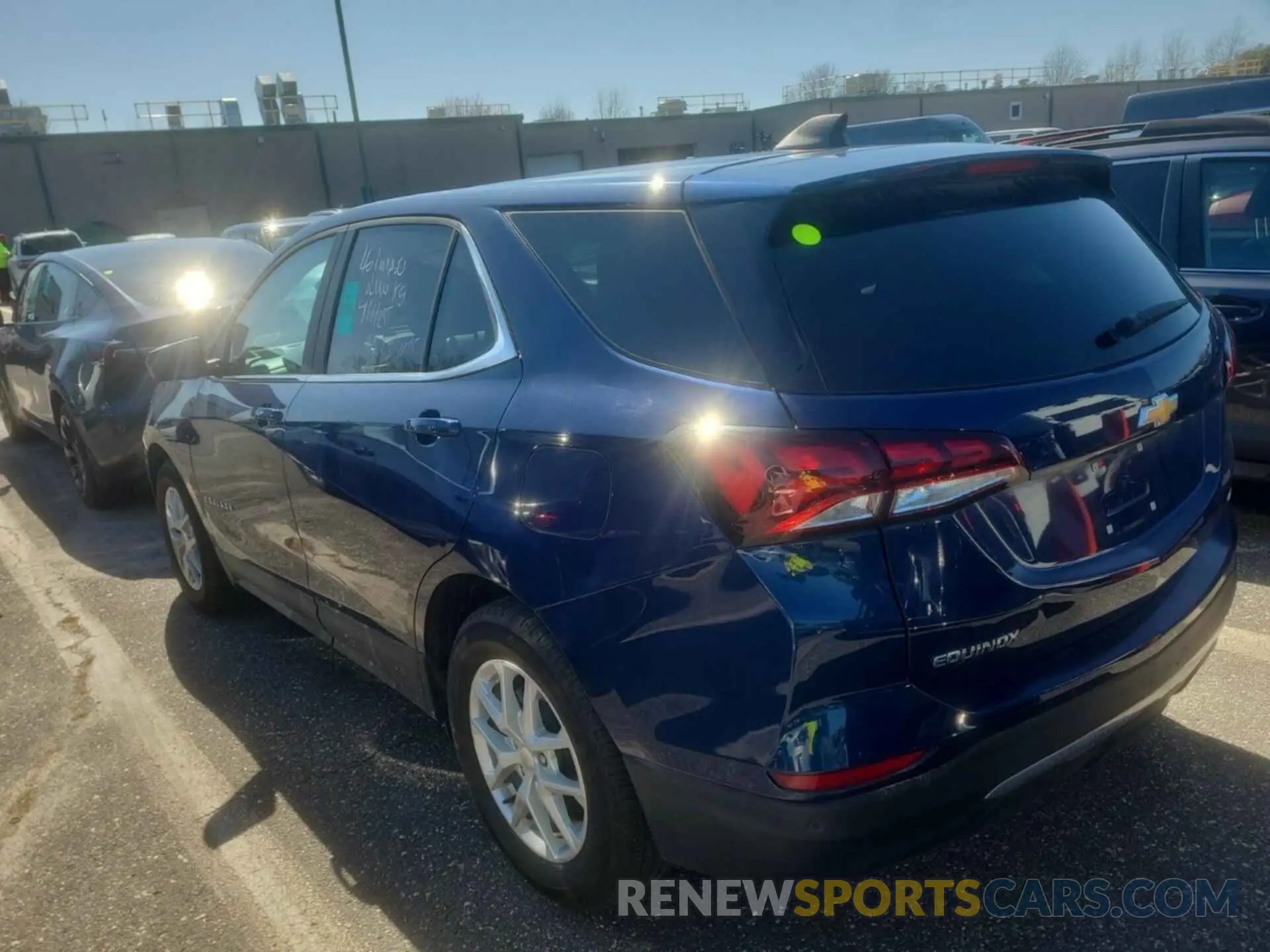 3 Фотография поврежденного автомобиля 3GNAXJEG6PL117517 CHEVROLET EQUINOX 2023